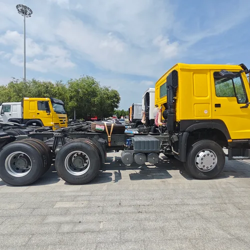Used SINOTRUK HOWO 6×4 Tractor Head, 6-cylinder Diesel Engine, 10-speed Manual Gearbox