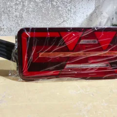 Vertical LED Truck Trailer Tail Light with Bracket