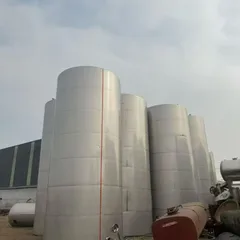5000L 304 Stainless Steel Storage Tank Vertical Double Cone Mixing Tank For Food Beverage