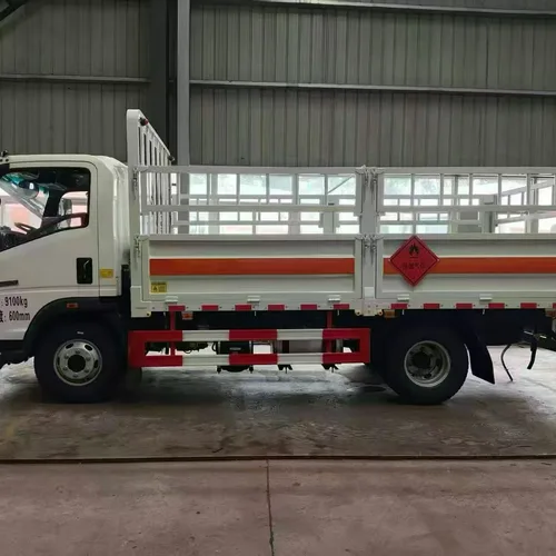 Used Sinotruk Howo Light Rack Gas Cylinder Dangerous Goods Truck 9Ton Flammable Gas Transport Vehicle Price 100000-150000