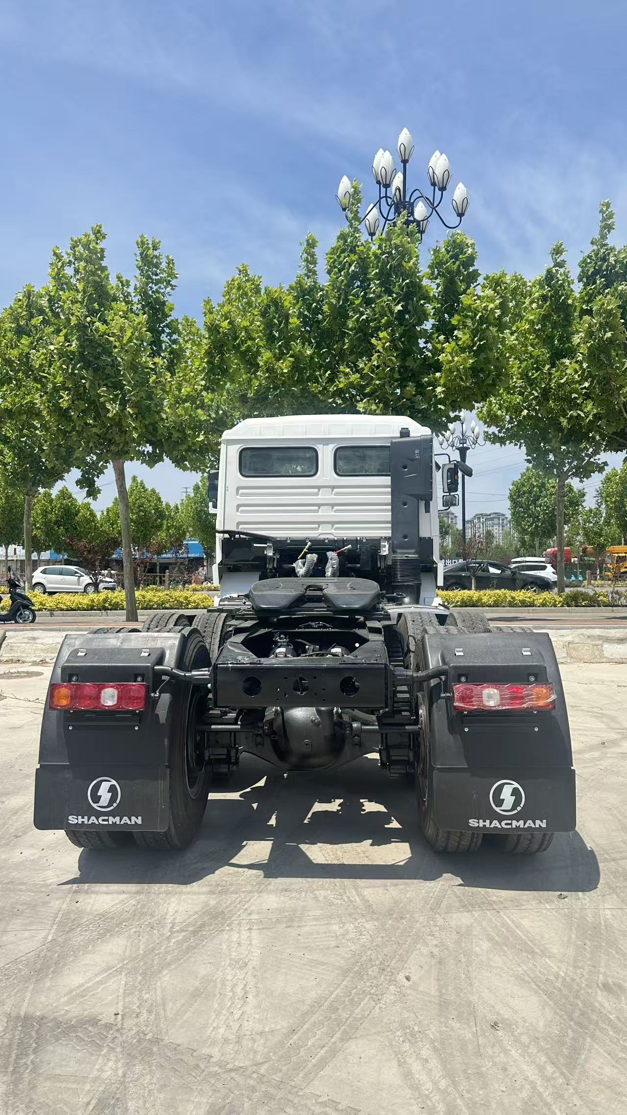 Used SHACMAN F3000 Tractor Head With Weichai High HP Engine For Long-distance Logistics Transport