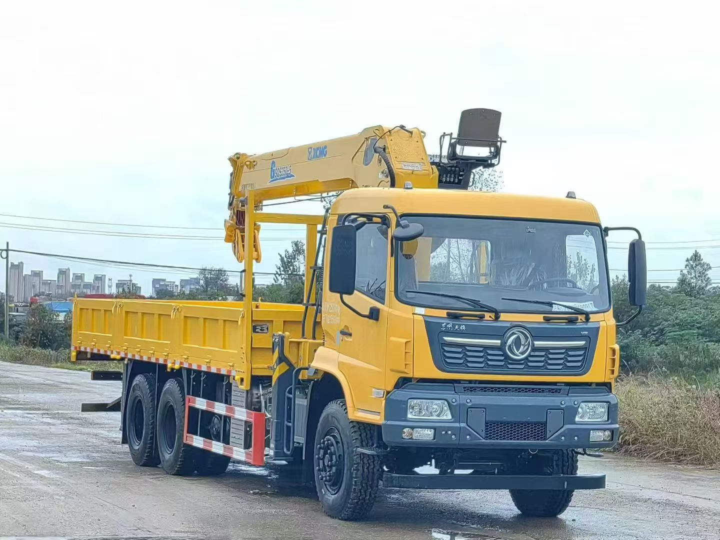 Used Dongfeng & Isuzu Chassis Truck Mounted Crane Changxing XCMG Lifting Arm Dual-Use Truck For Greening & Building Material Transport