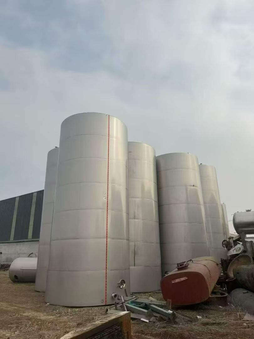 Industrial 5 Ton 304 Stainless Mix Storage Tank Model 2# Vertical Conical Fermentation Blending Tank