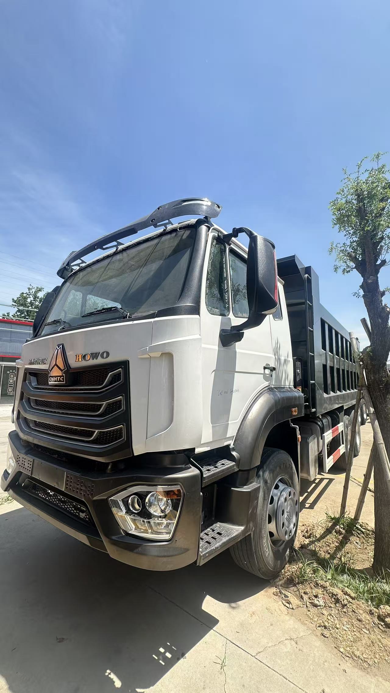 Stock Used HOWO NX 10-wheel Tipper 6×4 Heavy Mining Dumper, On-site Vehicle Inspection Available