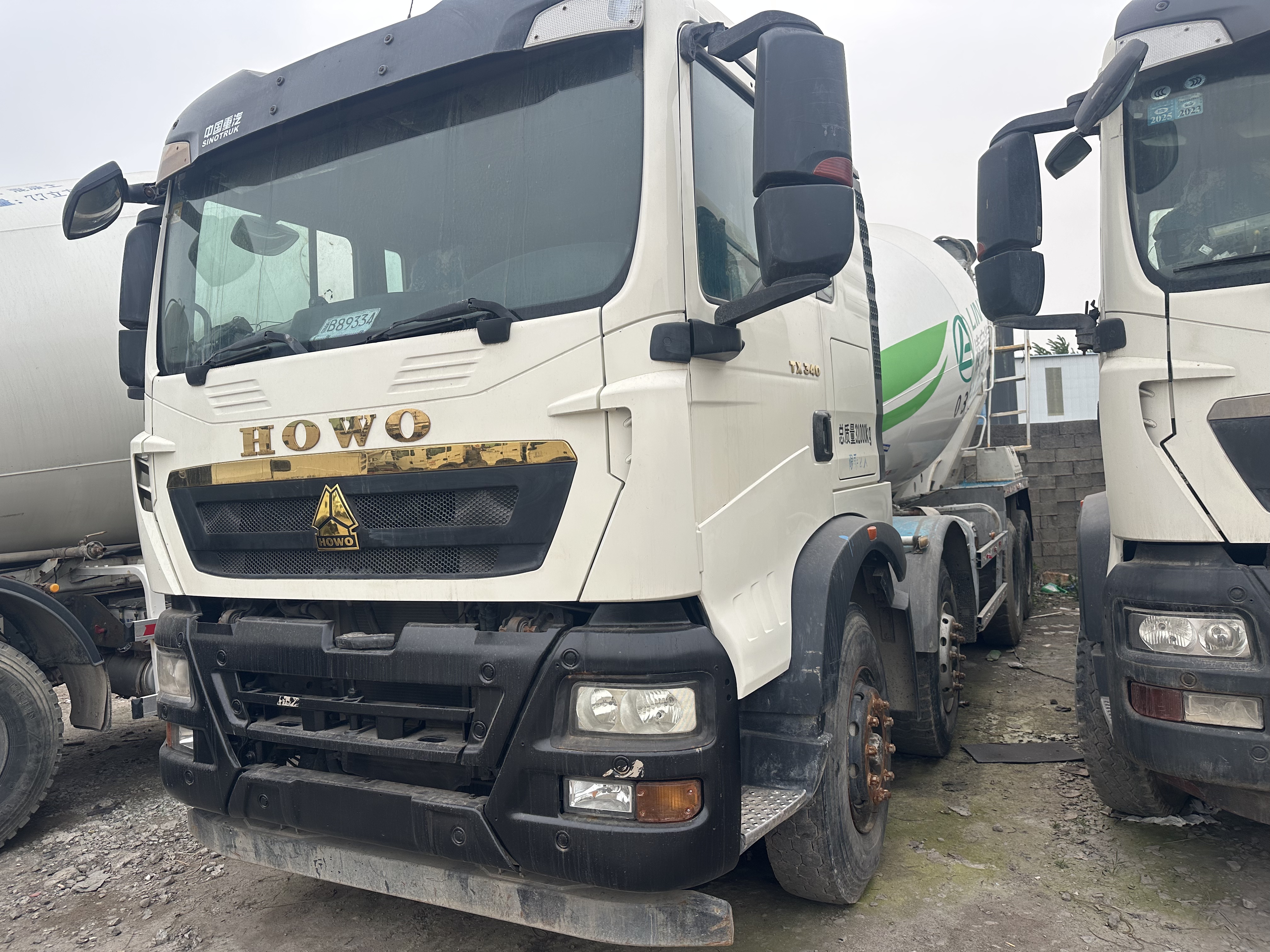 Howo Chassis Lingyu Superstructure 12 Cubic Mixer Truck 2021 Second-Hand Cement Tank Truck For Construction Site
