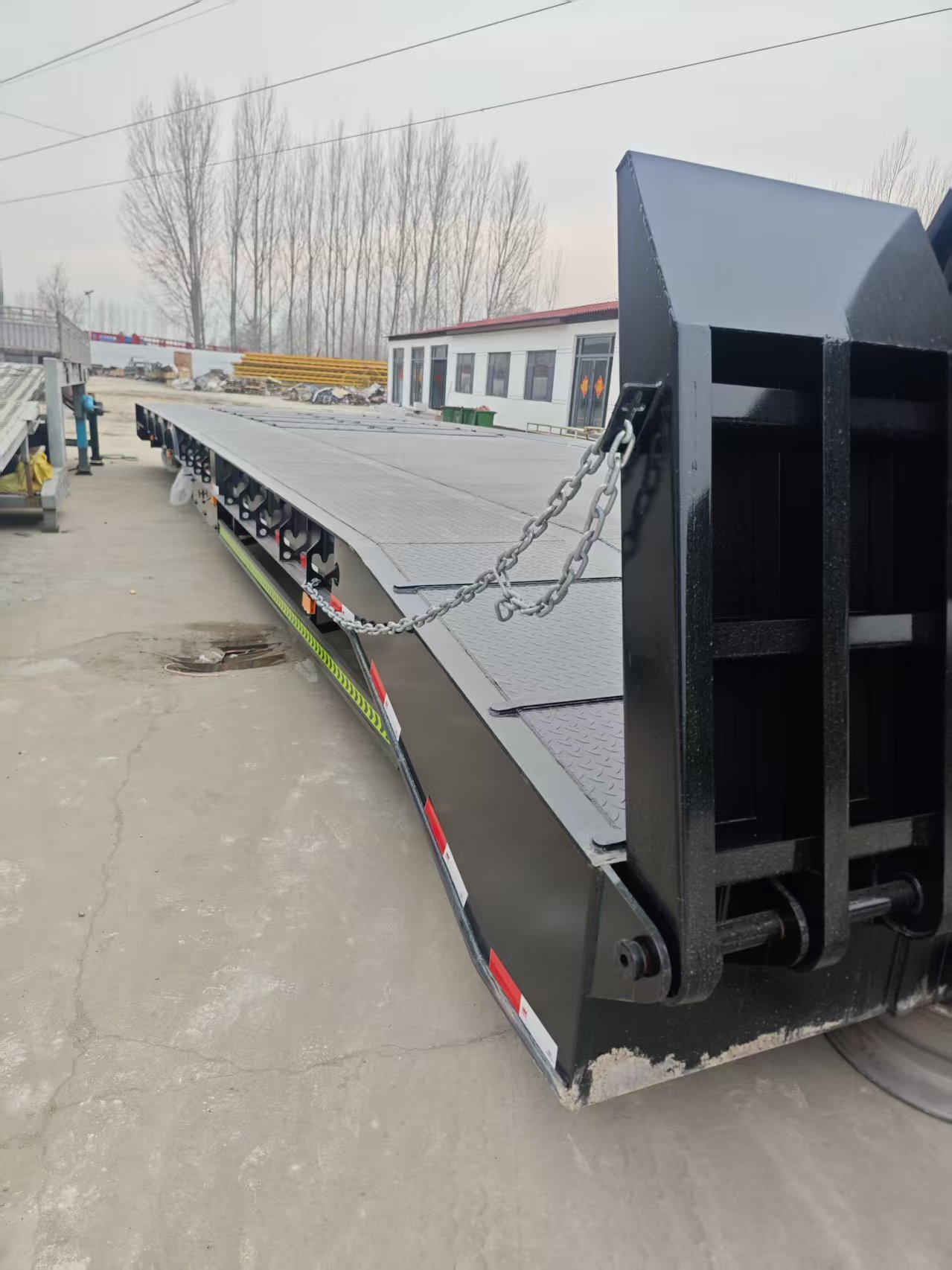 Factory Price Detachable Gooseneck Lowbed Trailer 120 Ton Hydraulic Lowboy Semi Trailer for Excavator Transport