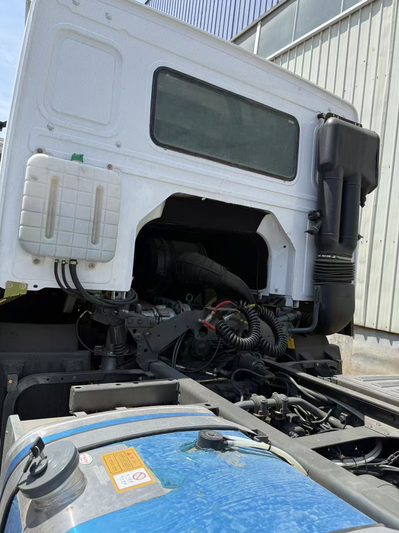 Used SHACMAN X5000 Tractor Head 6×4 Euro5 Semi-Truck Tractor For Central Asia Africa Logistics Export