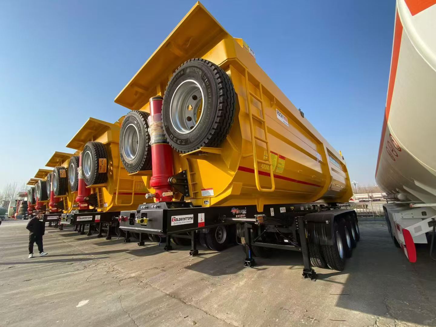 Brand New 3-Axle U-Type Rear Tipper Semi Trailer Mining Sand Muck Dump Semi-Trailer For Ore Transport