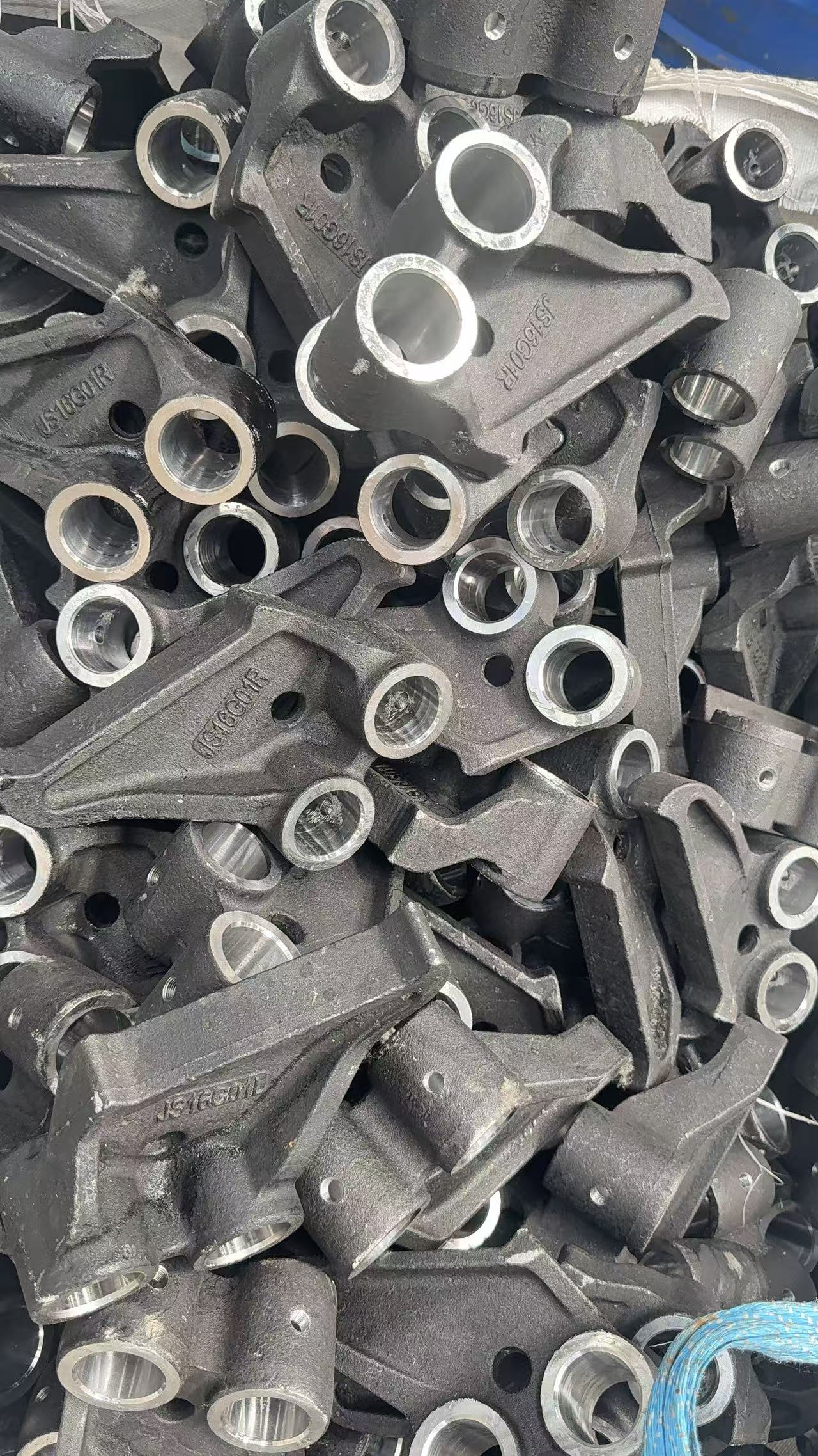 JS16G01R Brake Anchor Bracket For Semi-Trailer Drum Brake FUWA 16 Ton Axle Cast Spare Parts Stock