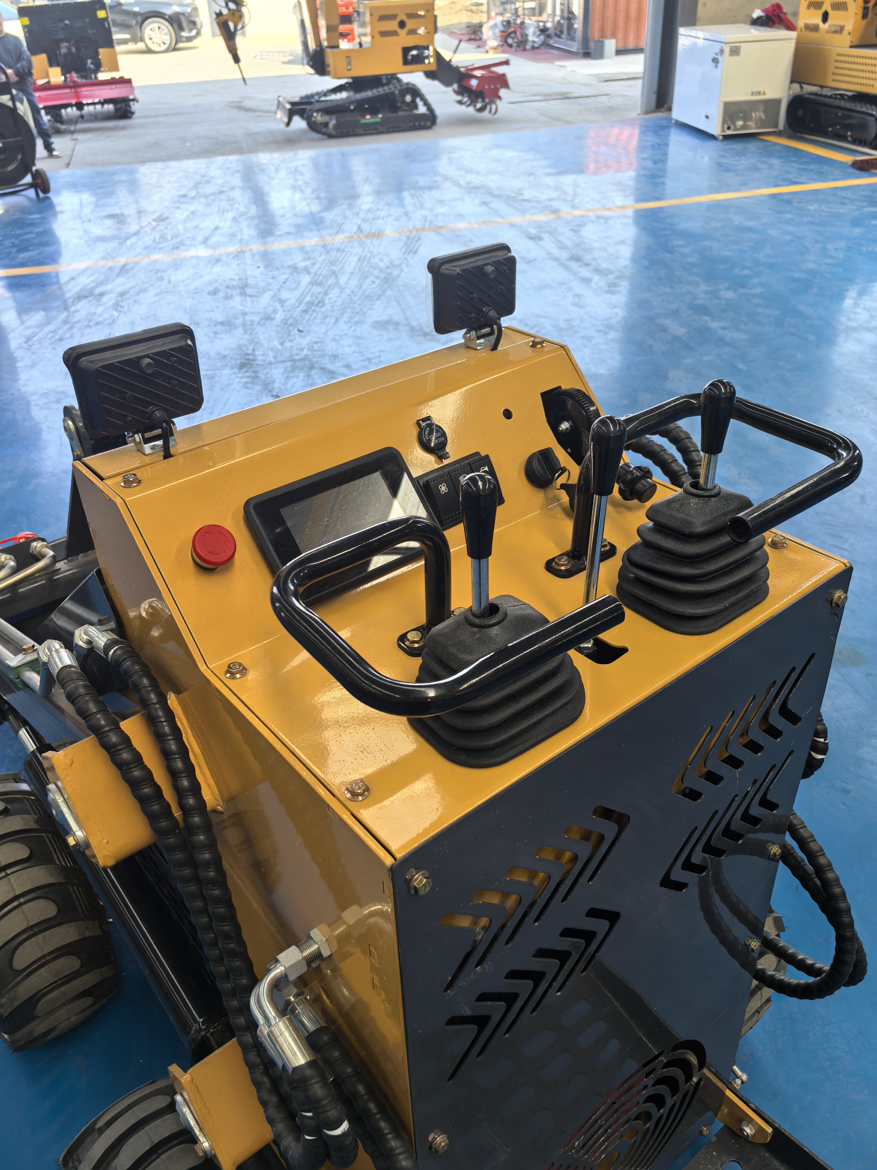 480S Mini Wheel Skid Steer Loader Household Construction Small 4WD Skid Steer With Multi Attachments Ready Stock