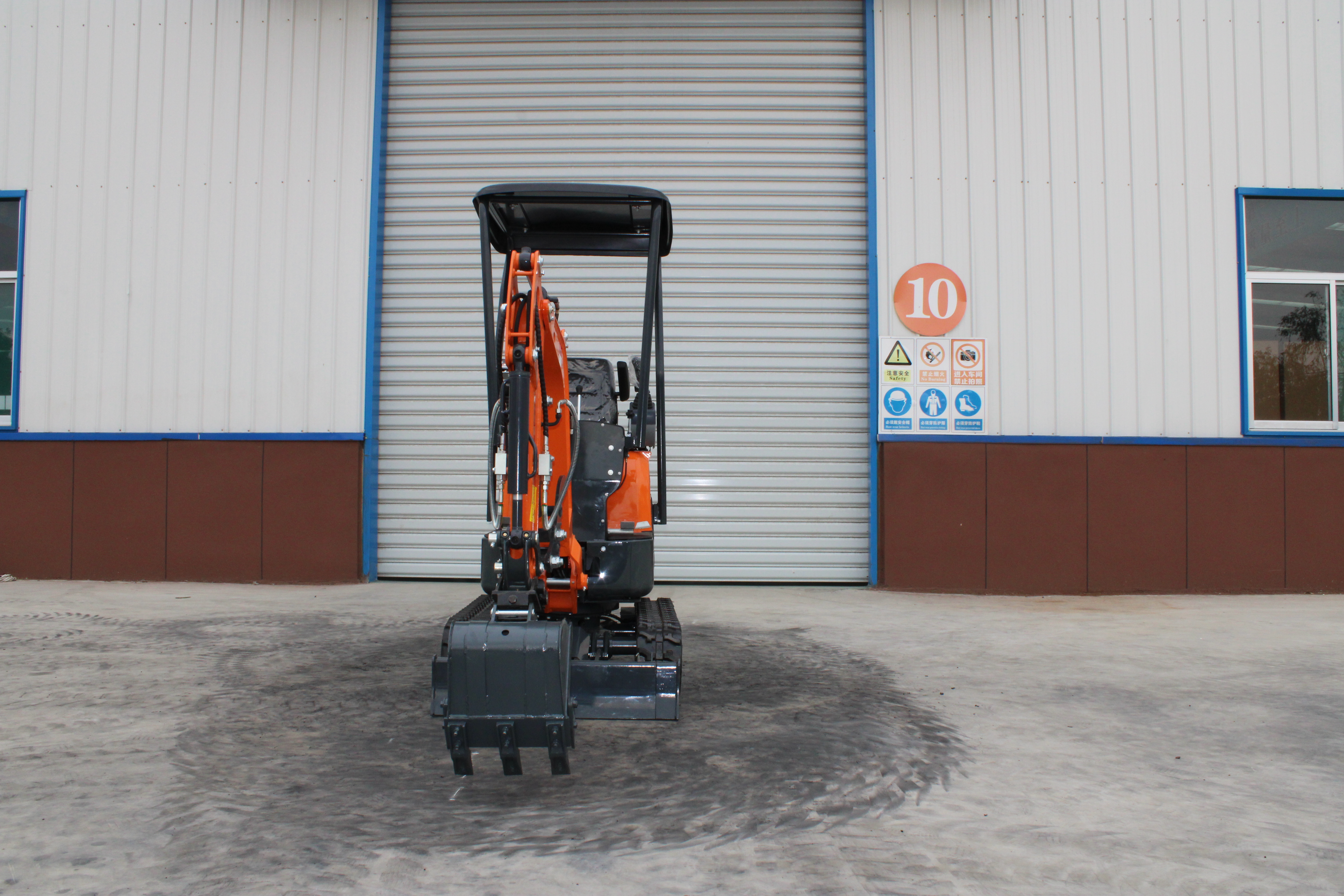 Mini Excavator With 0.02m³ Bucket, Single Cylinder Diesel Small Digger For Indoor Demolition & Landscaping