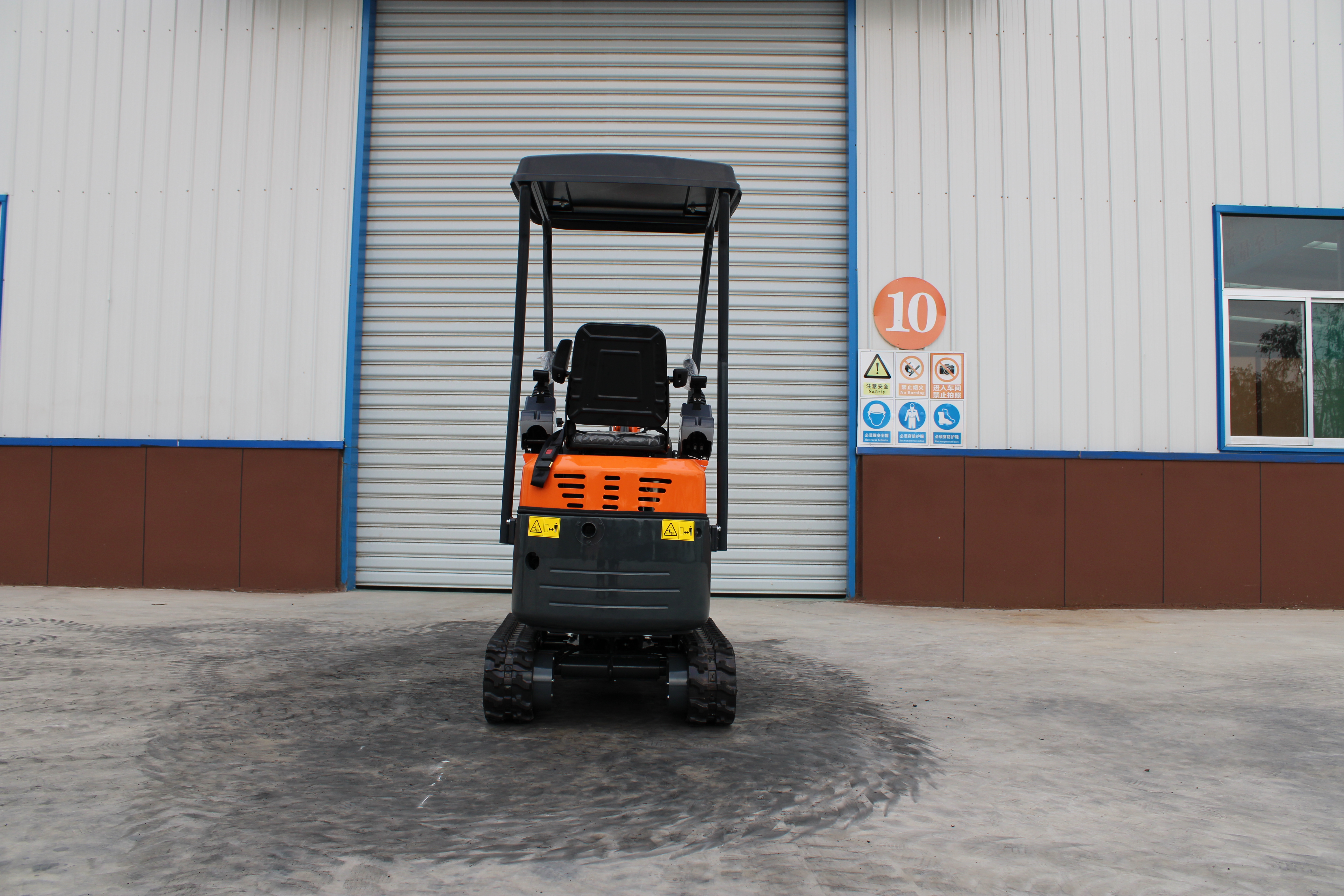 Mini Excavator With 0.02m³ Bucket, Single Cylinder Diesel Small Digger For Indoor Demolition & Landscaping