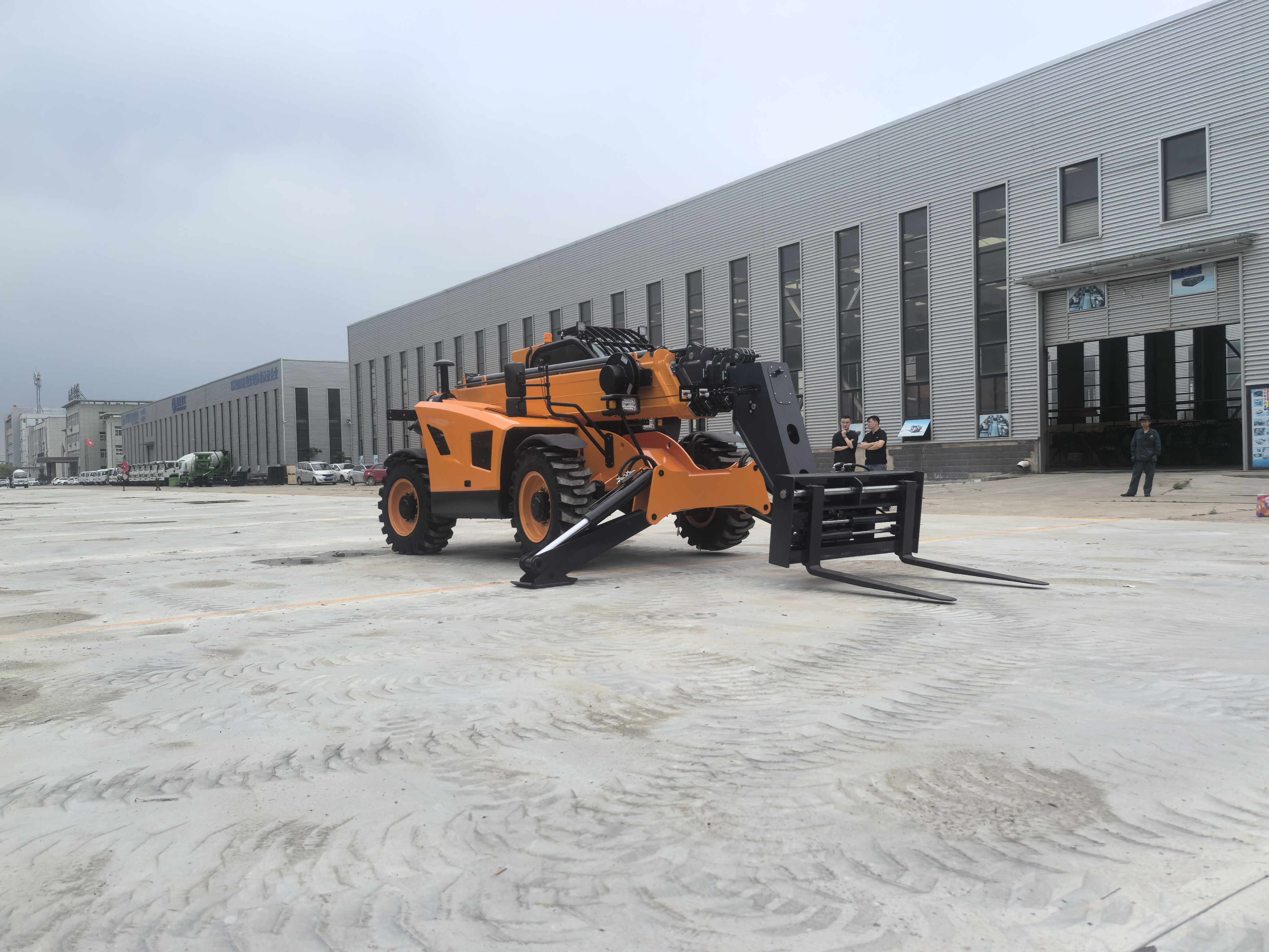 MAT1845 Telehandler 4.5 Ton Capacity 18.7m Lifting Height Off-Road Construction Material Handler Ready Stock