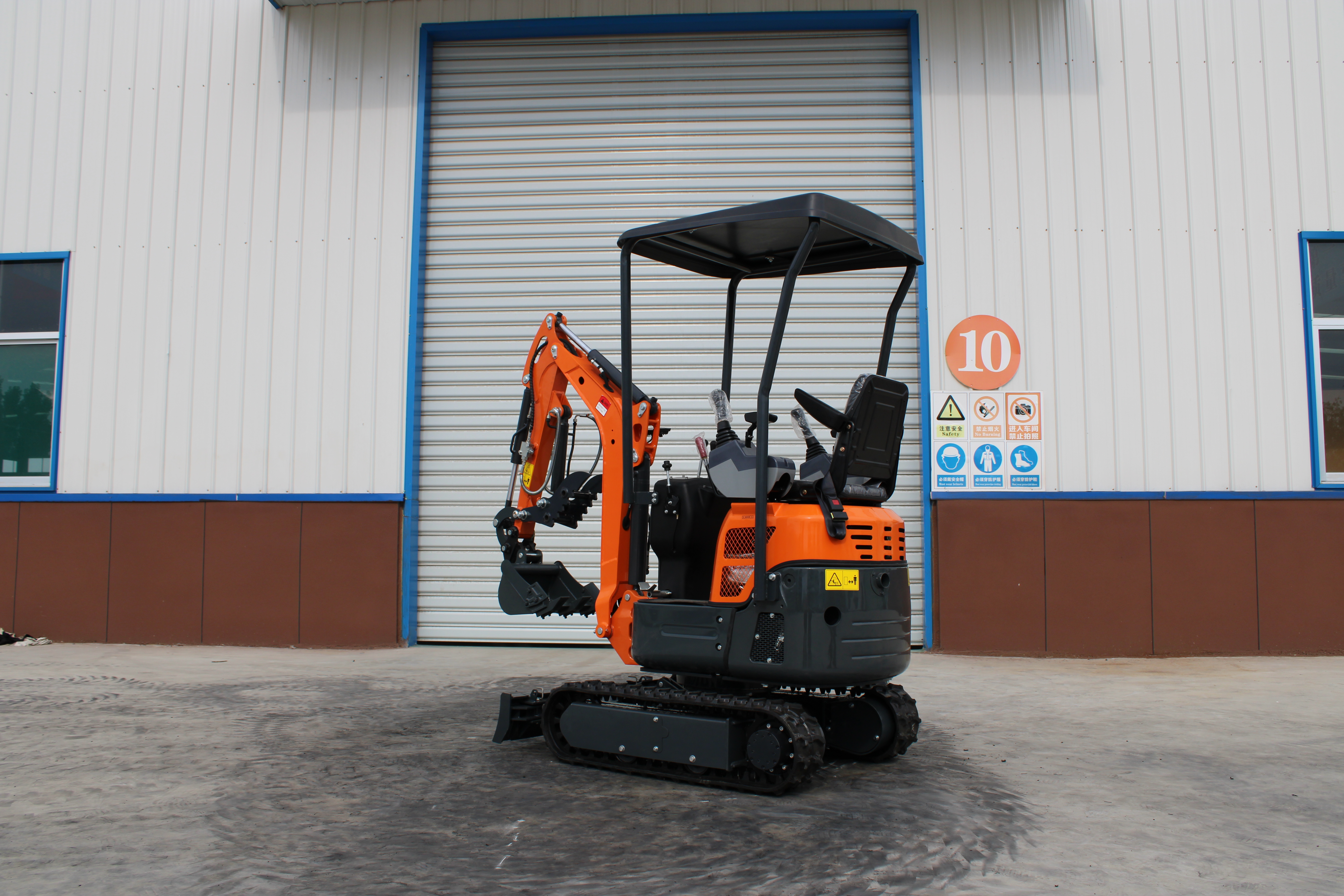 Mini Excavator With 0.02m³ Bucket, Single Cylinder Diesel Small Digger For Indoor Demolition & Landscaping