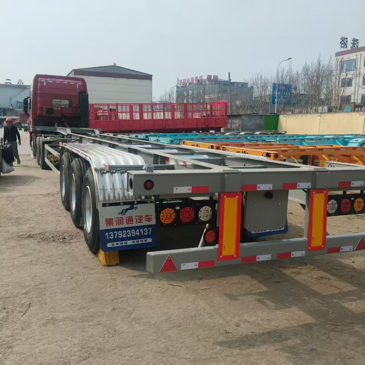 Used Tri-Axle 40ft Container Chassis Semi-Trailer Empty Port Logistics Skeleton Trailer In Stock