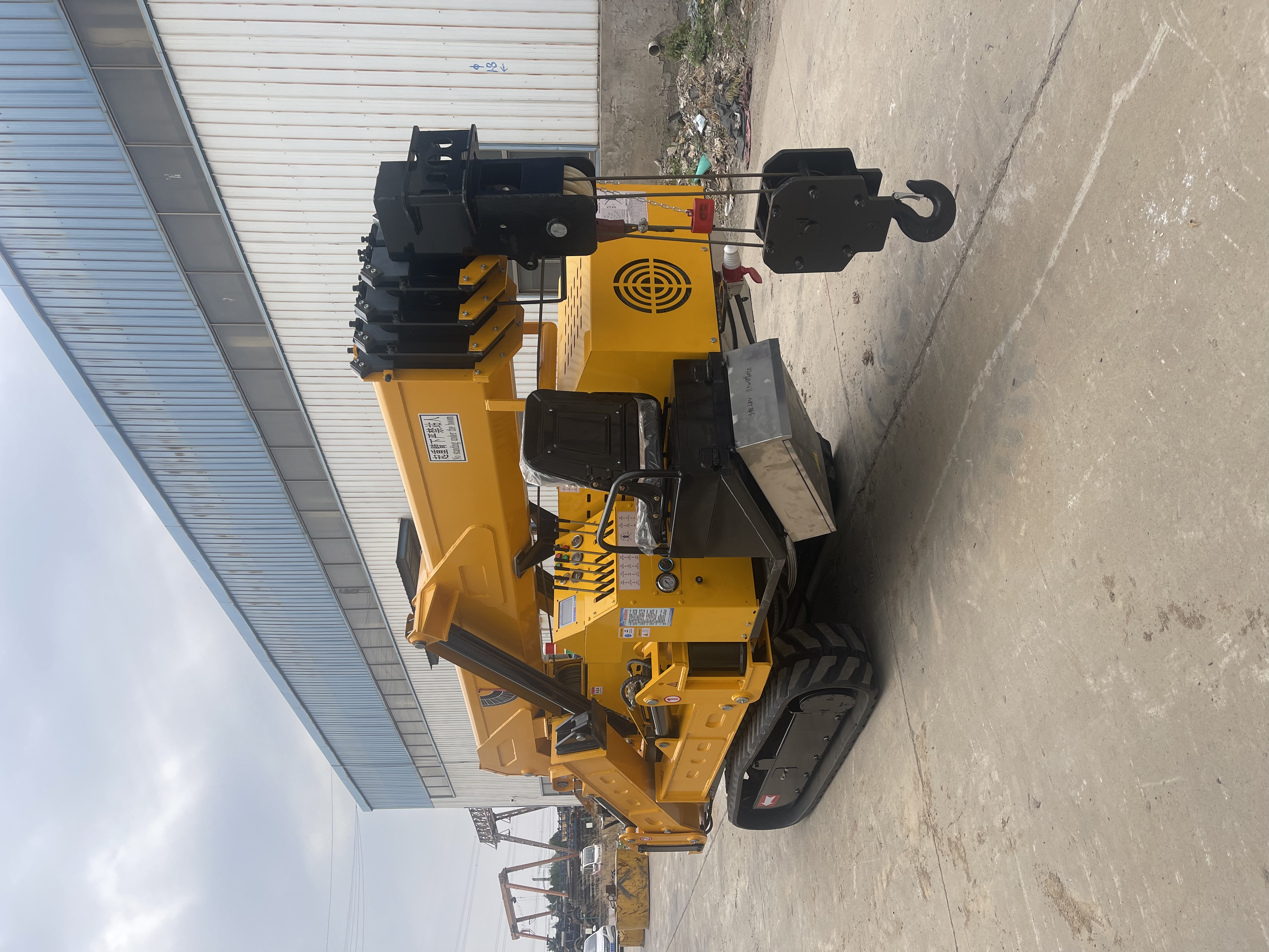 Large Tonnage Crawler Spider Crane With Operator Cabin Multi-Section Telescopic Boom Hydraulic Lifter For Factory Heavy Lifting
