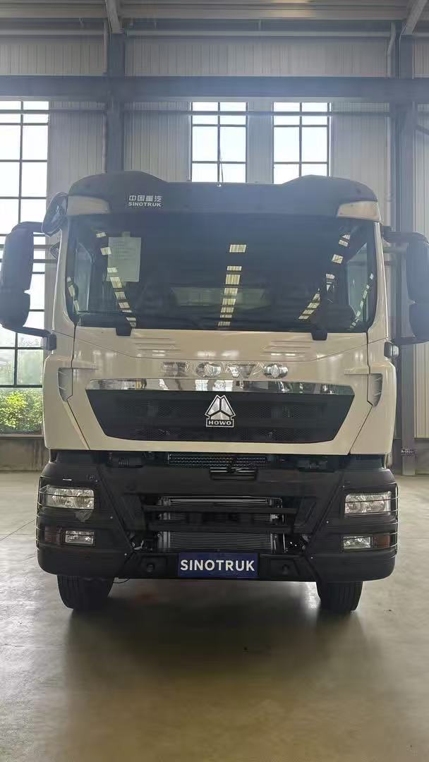 Howo Dump Truck - Engine: Weichai WD615 series 371-horsepower diesel engine with a displacement of 9.726L, compatible with China National III/IV emission standards (Euro III standard prevalent in overseas markets)