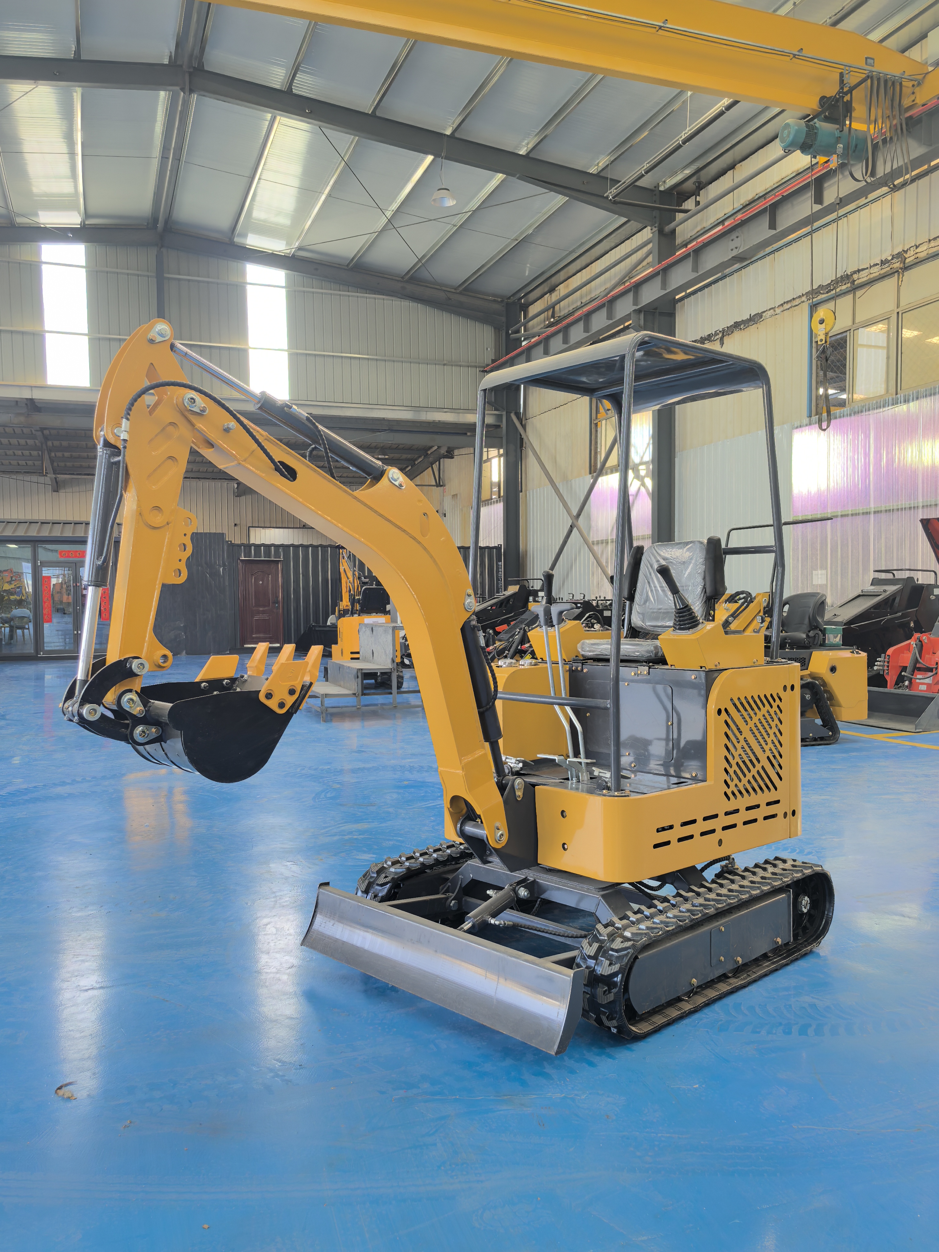 Model 1.3 Ton Mini Excavator Retractable Chassis Rubber Track Orchard Indoor Breeding Digger Ready Stock