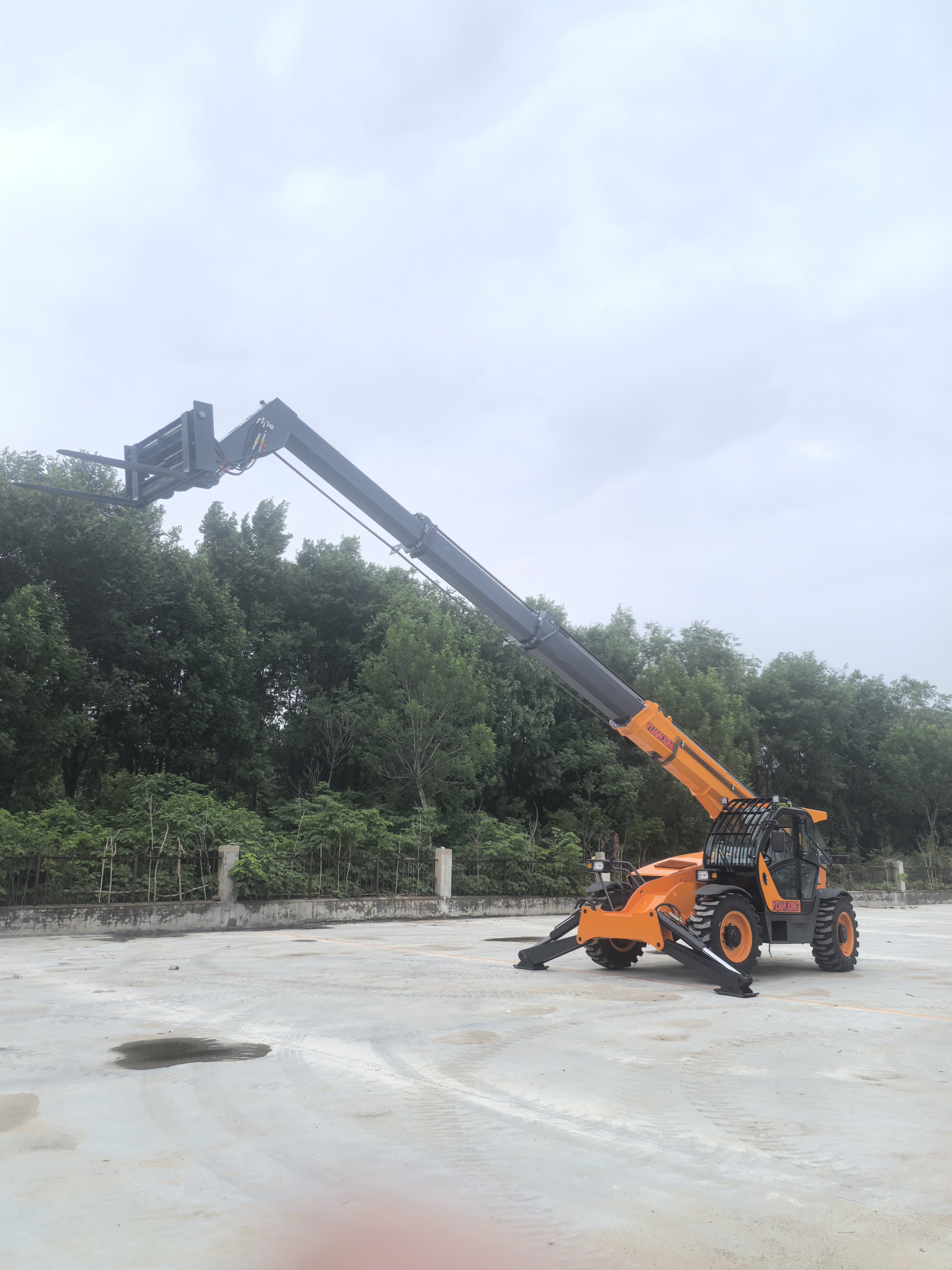 MAT1845 Telehandler 4.5 Ton Capacity 18.7m Lifting Height Off-Road Construction Material Handler Ready Stock