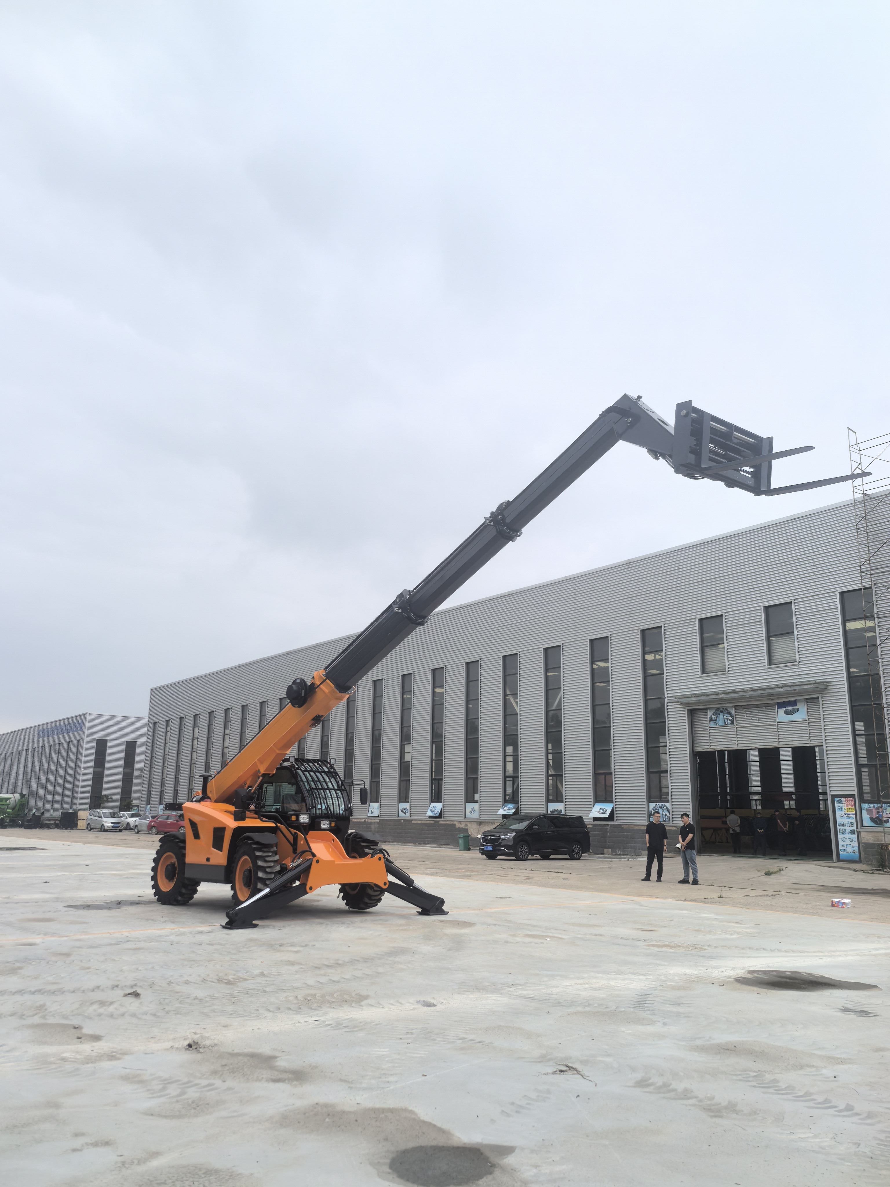 MAT1845 Telehandler 4.5 Ton Capacity 18.7m Lifting Height Off-Road Construction Material Handler Ready Stock