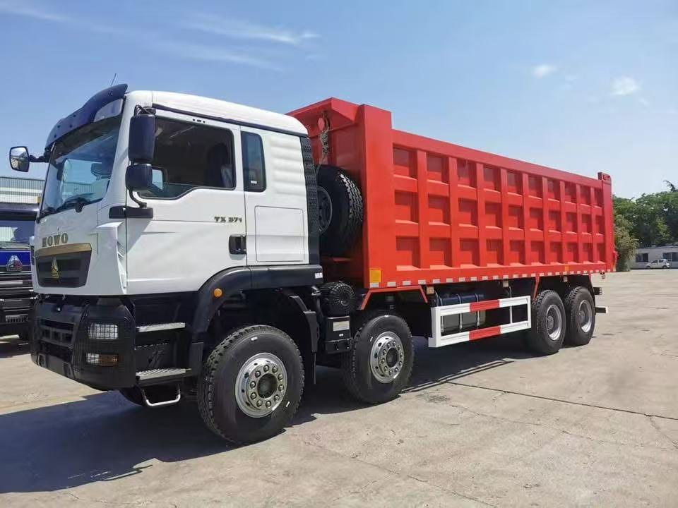 Howo Dump Truck - Engine: Weichai WD615 series 371-horsepower diesel engine with a displacement of 9.726L, compatible with China National III/IV emission standards (Euro III standard prevalent in overseas markets)