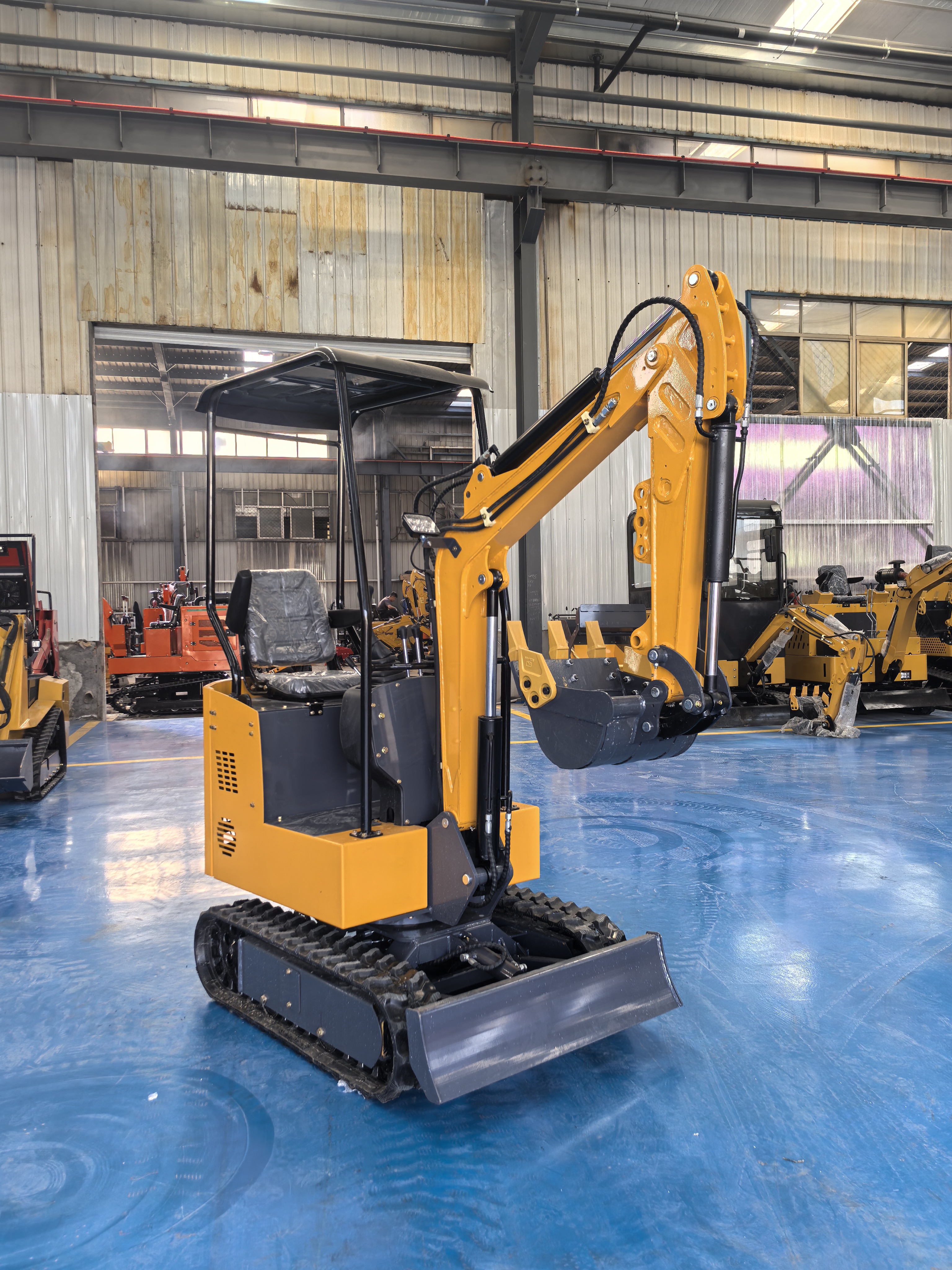 12A 1 Ton Mini Excavator Household Orchard Greenhouse Indoor Demolition Small Track Digger With Multi Attachments Ready Stock