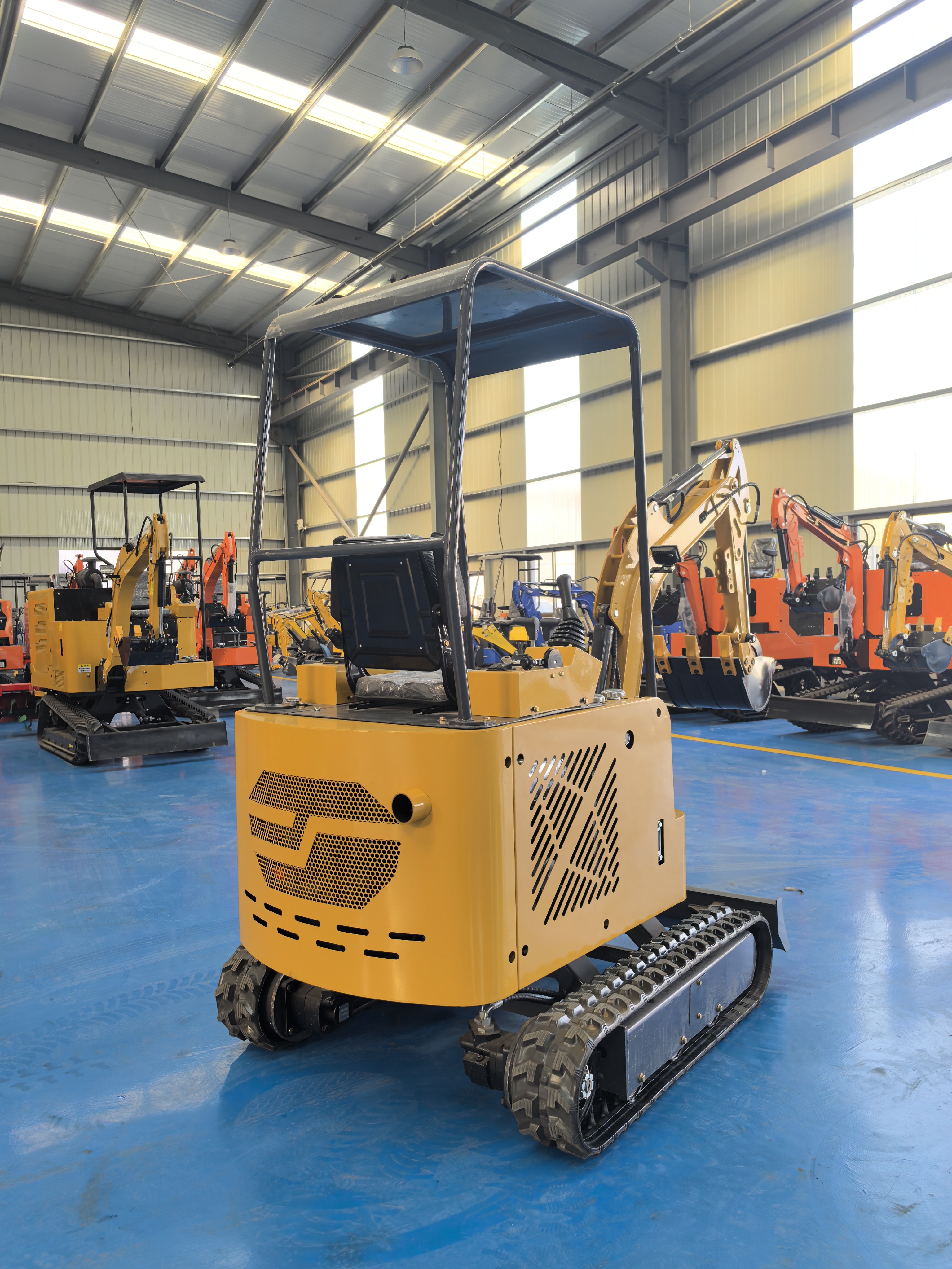 Model 1.3 Ton Mini Excavator Retractable Chassis Rubber Track Orchard Indoor Breeding Digger Ready Stock