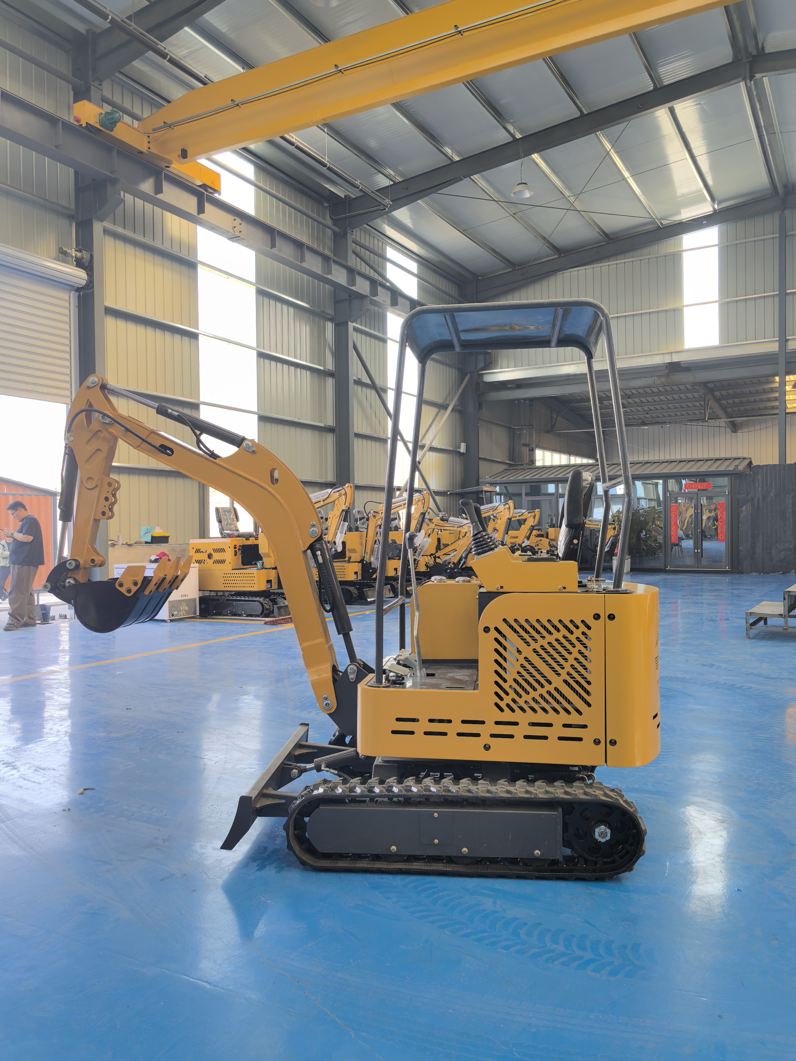 Model 1.3 Ton Mini Excavator Retractable Chassis Rubber Track Orchard Indoor Breeding Digger Ready Stock