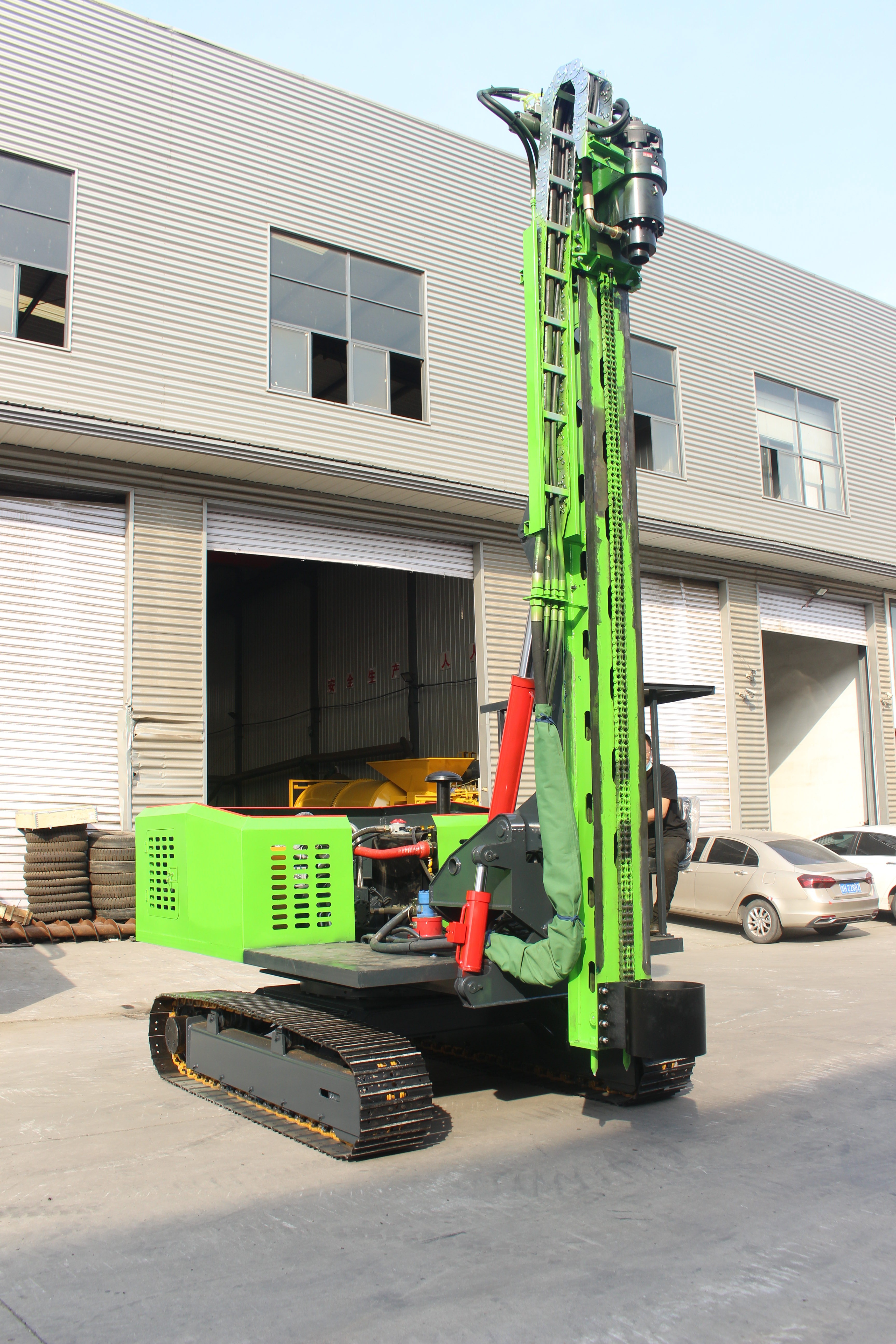 YH-03D Solar Pile Driver Tracked Full Hydraulic Soil & Rock Dual-Use Telescopic Mast PV Drilling Machine Ready Stock