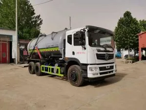 17.9 Cubic Meter Vacuum Sewage Suction Truck 6x4 Dongfeng Huashen, Septic Tank Manure Transport Sanitation Vehicle