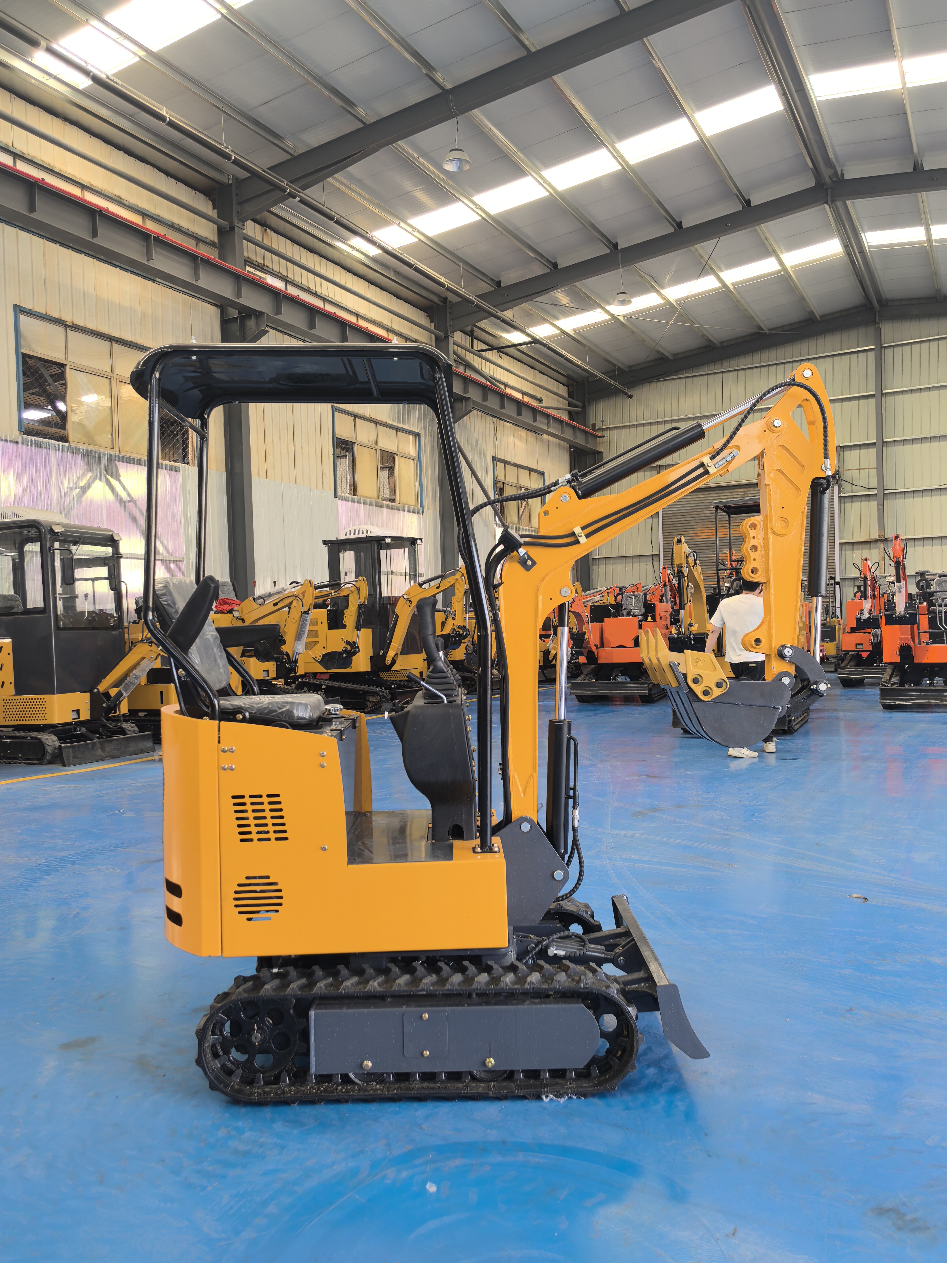 12A 1 Ton Mini Excavator Household Orchard Greenhouse Indoor Demolition Small Track Digger With Multi Attachments Ready Stock