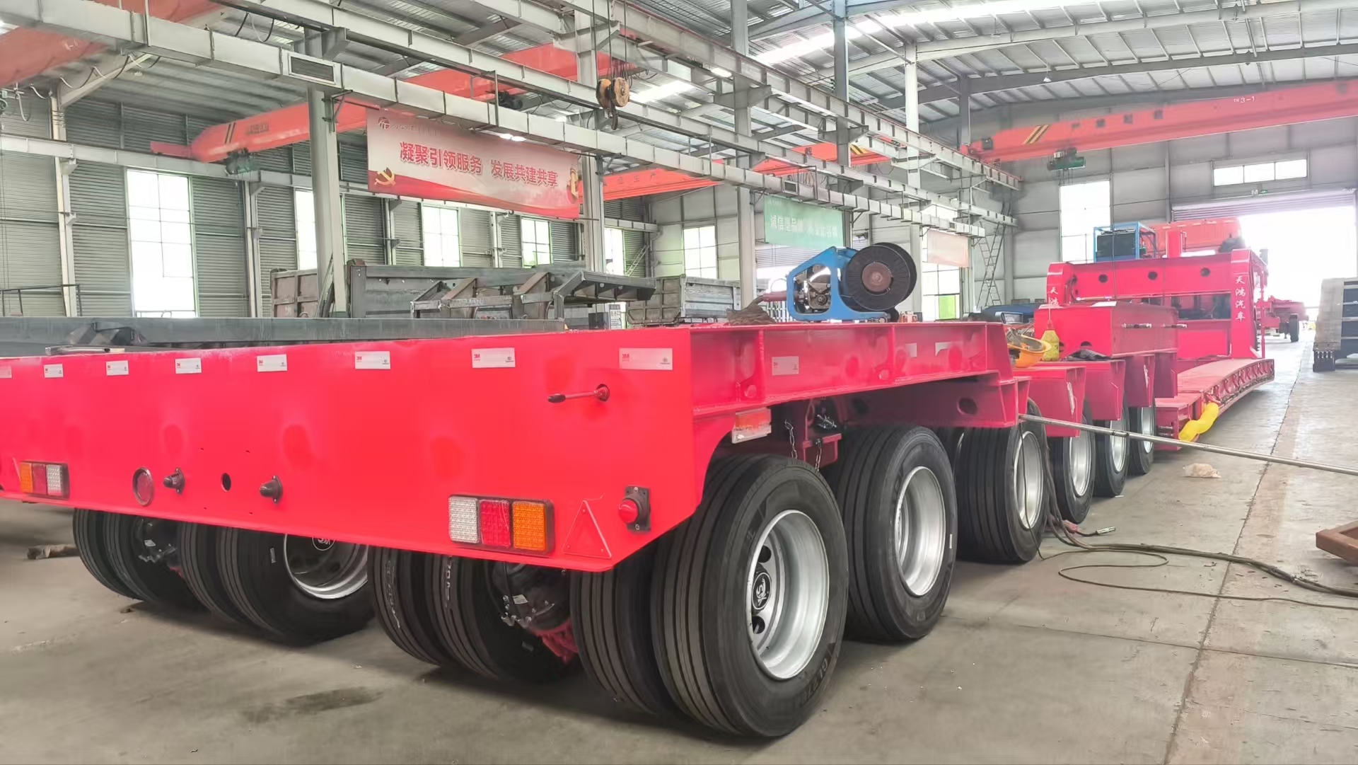 Multi-Axle Low Flatbed Semi Trailer 10-30m Wind Power Oversize Cargo Transport Flat Trailer Private Custom 50,000-1,000,000 CNY