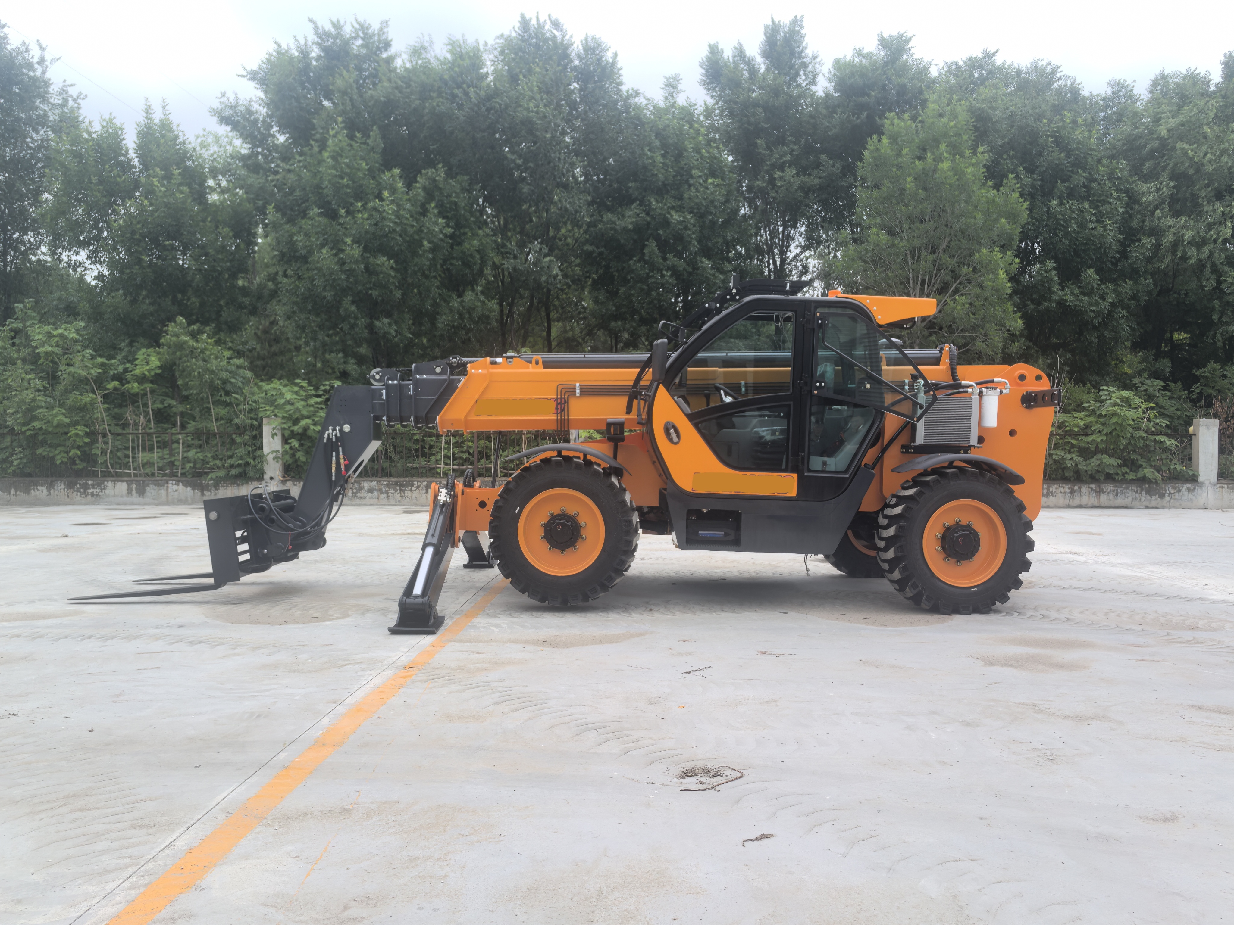 MAT1845 Telehandler 4.5 Ton Capacity 18.7m Lifting Height Off-Road Construction Material Handler Ready Stock