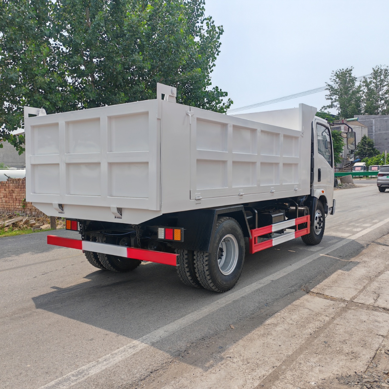 Used Howo 4×2 Light Dump Tipper Euro III 115HP Mini Construction Tipper For Rural Sand Muck Transportation Export