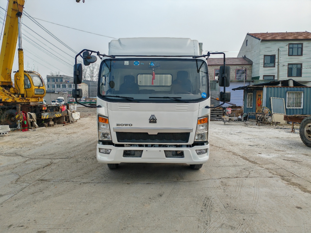 Used Sinotruk Howo 4.2m Box Cargo Truck Euro III 130HP Enclosed Van For Express Supermarket Logistics Export