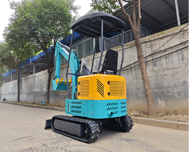 Model 17 Enclosed Cab Mini Excavator, 1.7 Ton Kubota D1105 Zero Tail Indoor Construction Digger for Farm Garden and Small Earthmoving Work