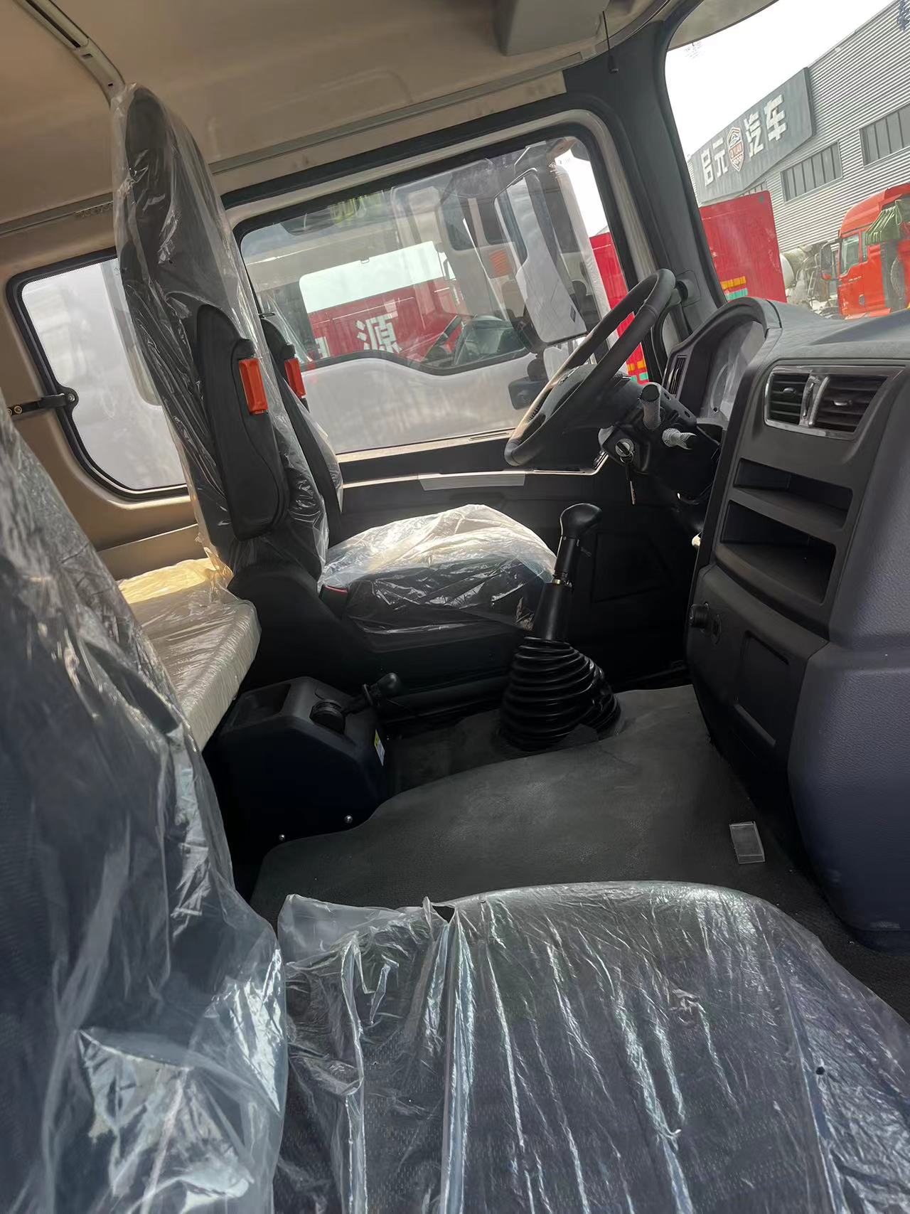 Used Remanufactured SHACMAN X3000 8X4 Dump Truck 8-Wheel Tipper For Overseas Mine Earthwork Export