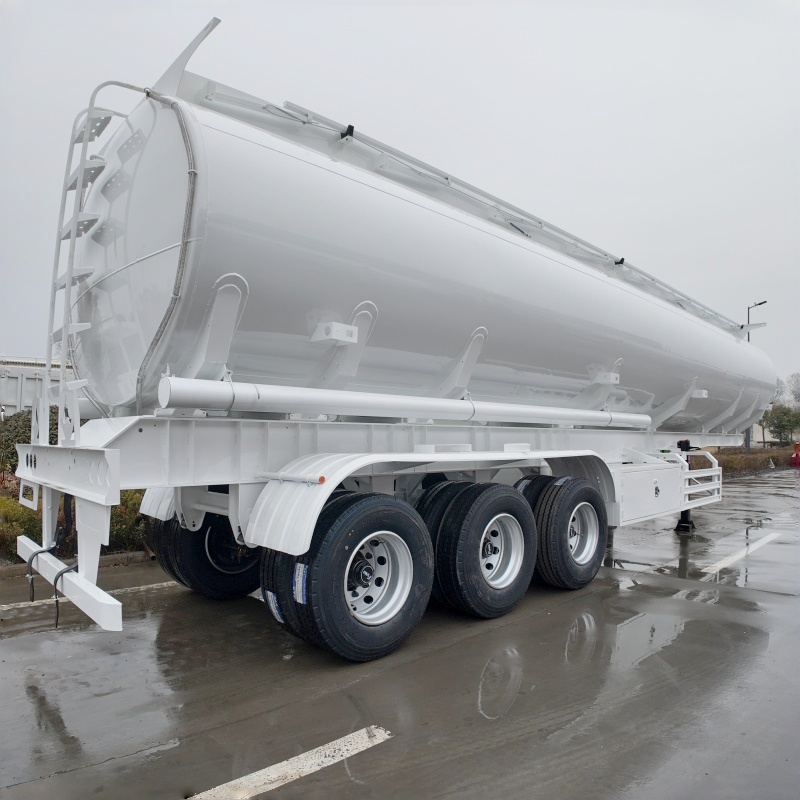 High-Quality Tanker Semi-Trailers Are Mainly Used for Various Liquid Media Such as Diesel, Gasoline, Palm Oil, Edible Oil, Chemical Liquids and Water.40000L 45000L  50000L  60000L