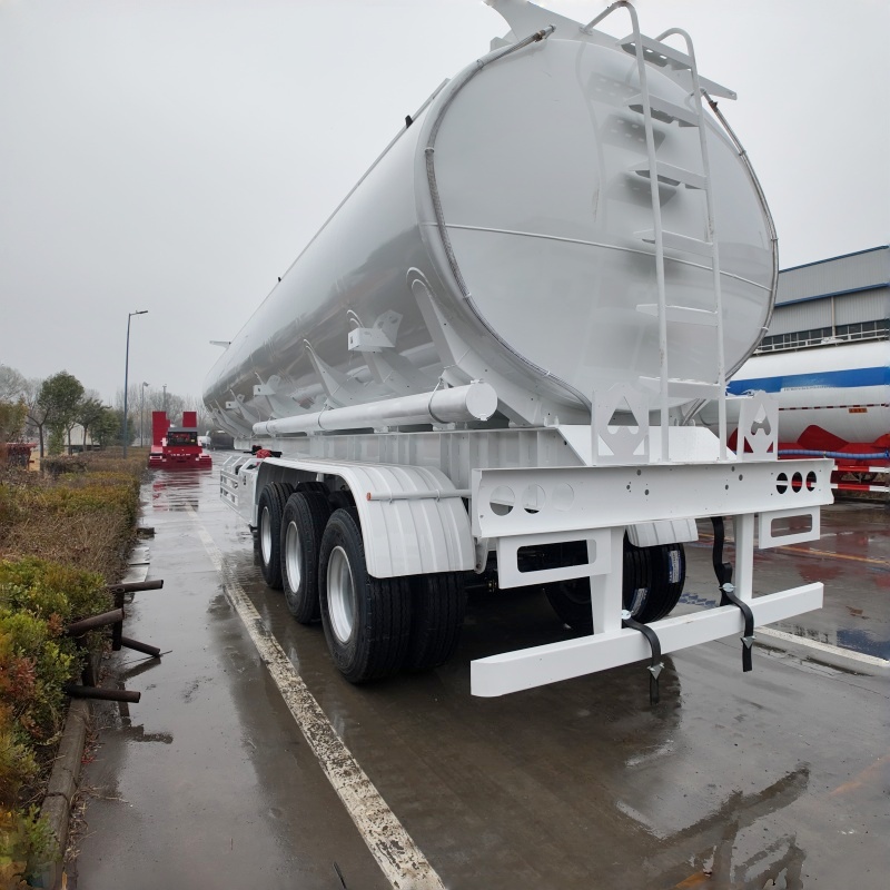 High-Quality Tanker Semi-Trailers Are Mainly Used for Various Liquid Media Such as Diesel, Gasoline, Palm Oil, Edible Oil, Chemical Liquids and Water.40000L 45000L  50000L  60000L
