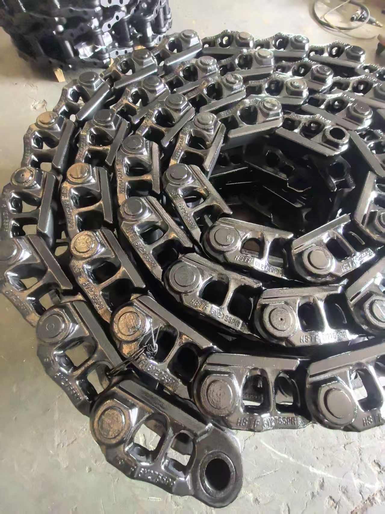 Excavator Track Chain Assembly Heavy Equipment Undercarriage Link Track For Komatsu CAT Hitachi Doosan Wear-Resistant Spare Parts Export