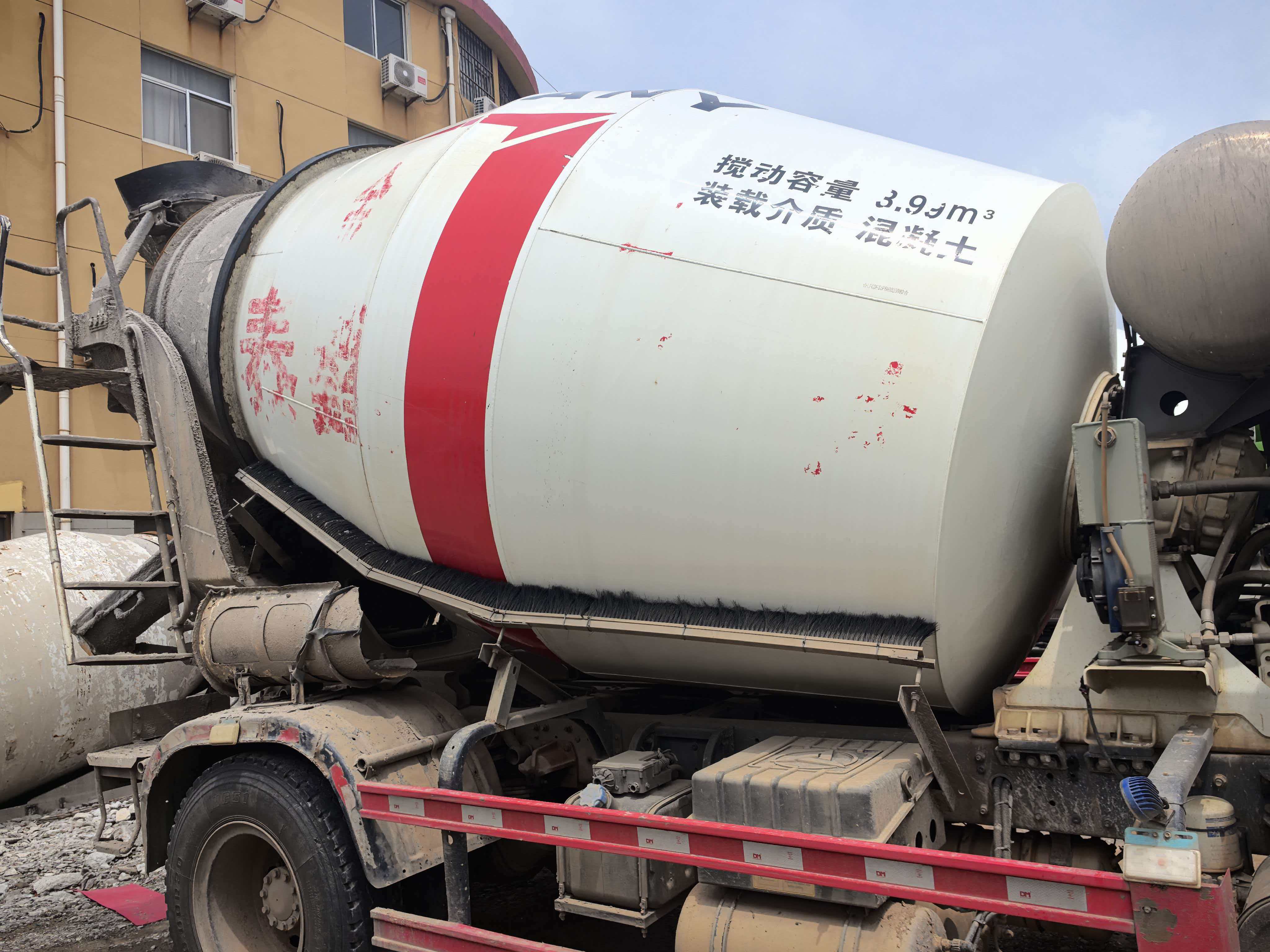 024 Used 4×2 Mini Concrete Mixer Truck 190HP Weichai Engine Short-Distance Cement Mix Tanker For Rural Construction Export