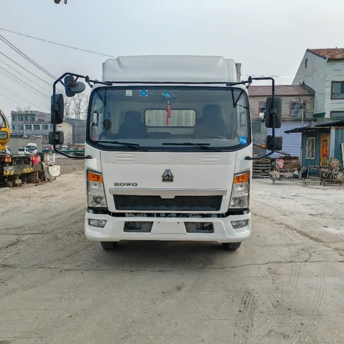 Used Sinotruk Howo 4.2m Box Cargo Truck Euro III 130HP Enclosed Van For Express Supermarket Logistics Export