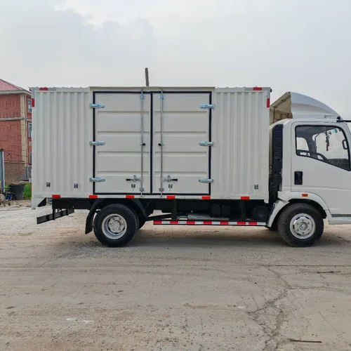 Used Sinotruk Howo 4.2m Box Cargo Truck Euro III 130HP Enclosed Van For Express Supermarket Logistics Export
