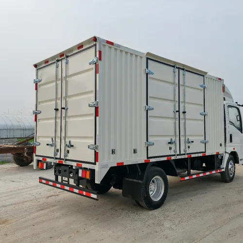 Used Sinotruk Howo 4.2m Box Cargo Truck Euro III 130HP Enclosed Van For Express Supermarket Logistics Export