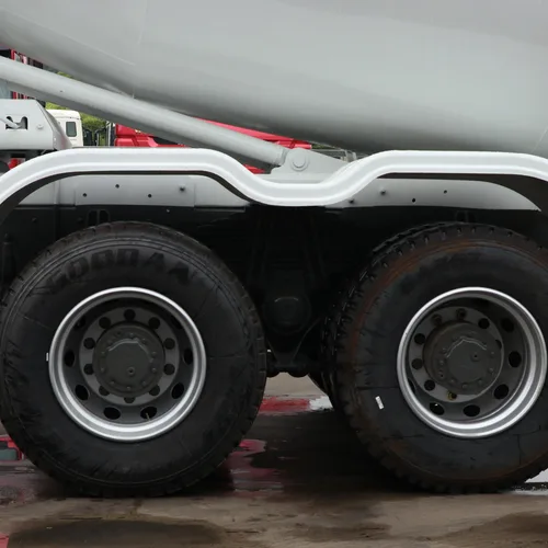 Used Remanufactured SINOTRUK HOWO 6X4 Concrete Mixer Truck Cement Mix Tanker For Overseas Construction Export In Stock