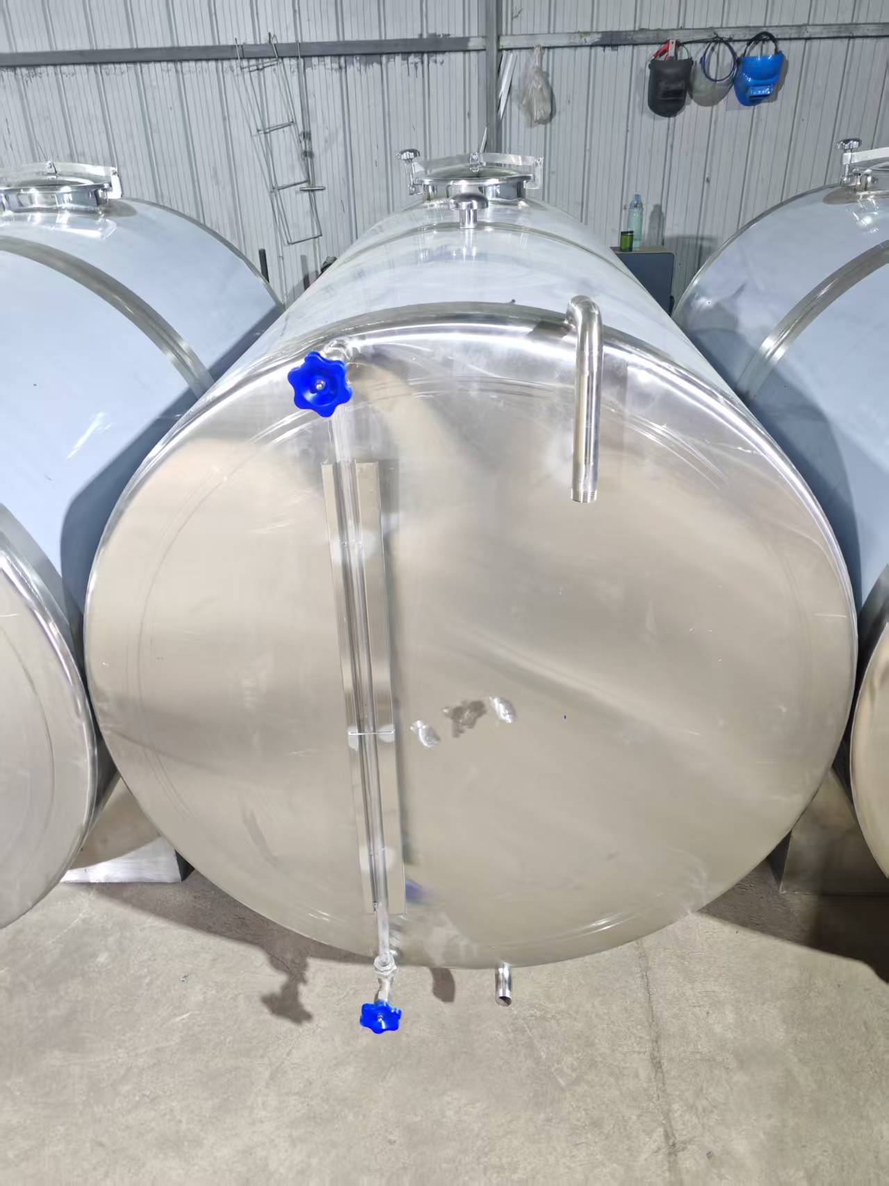 Horizontal Stainless Steel Storage Tank, Insulated Horizontal Holding Tank, Horizontal Liquid Transport Tank