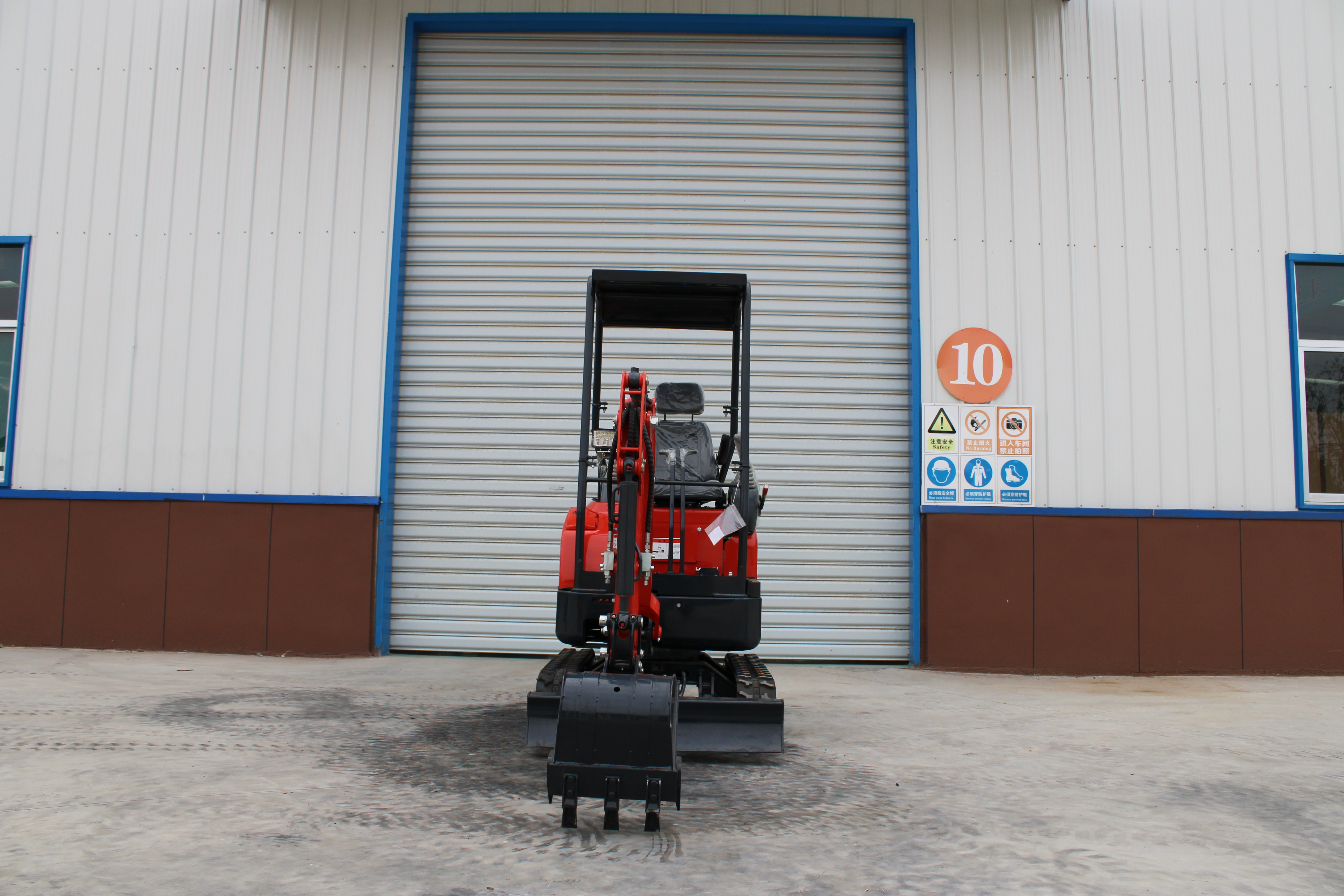 SL17JC-6 1.7 Ton Mini Crawler Excavator, Small Digger For Garden Renovation & Greenhouse Loosening, Mini Excavator For Construction Landscaping Export