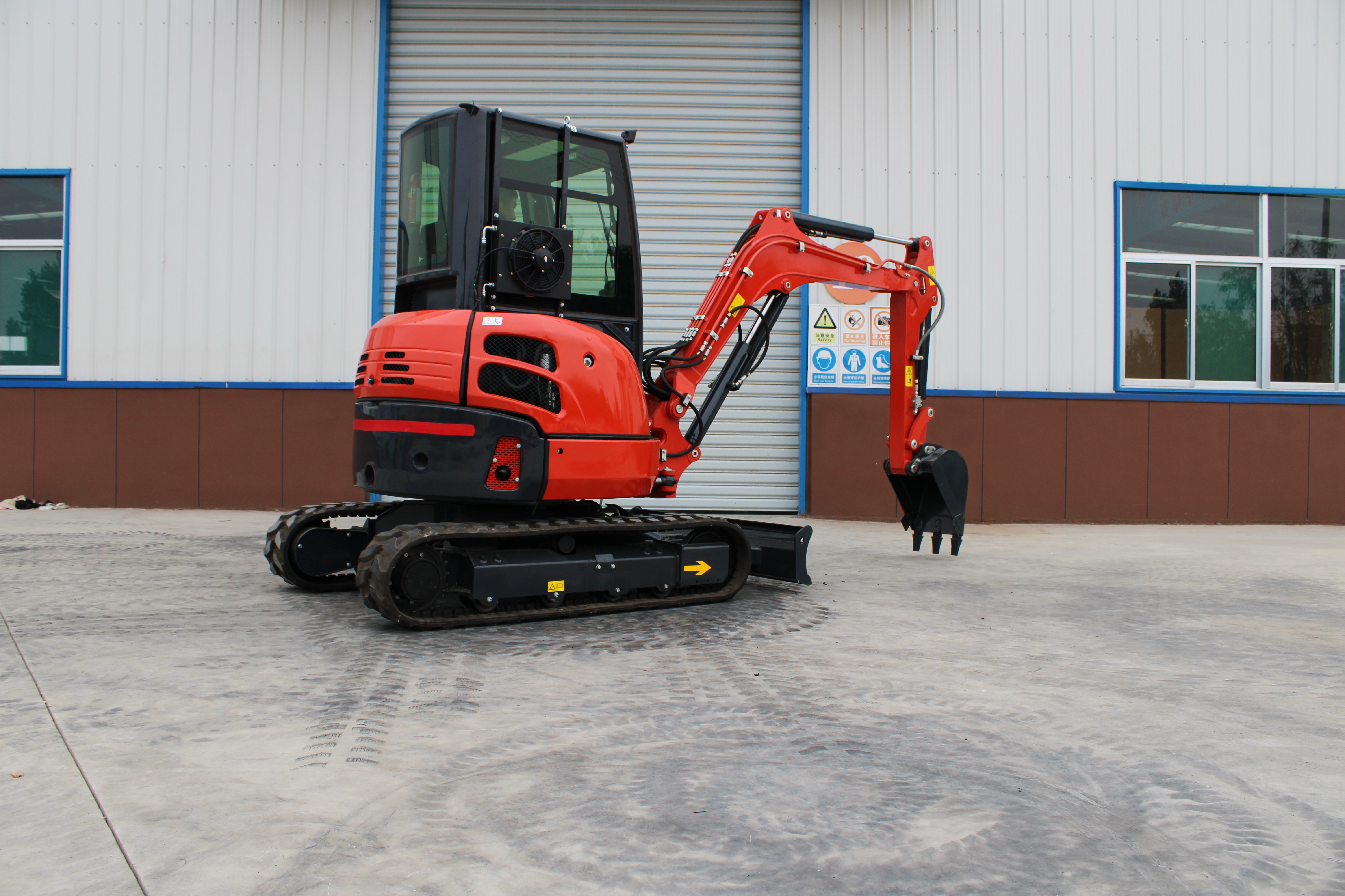SL35JF-6P 3.5 Ton Fully Enclosed Cabin Mini Crawler Excavator, Small Digger With Air Condition For Municipal Engineering Orchard Greenhouse Breaking & Trenching Export