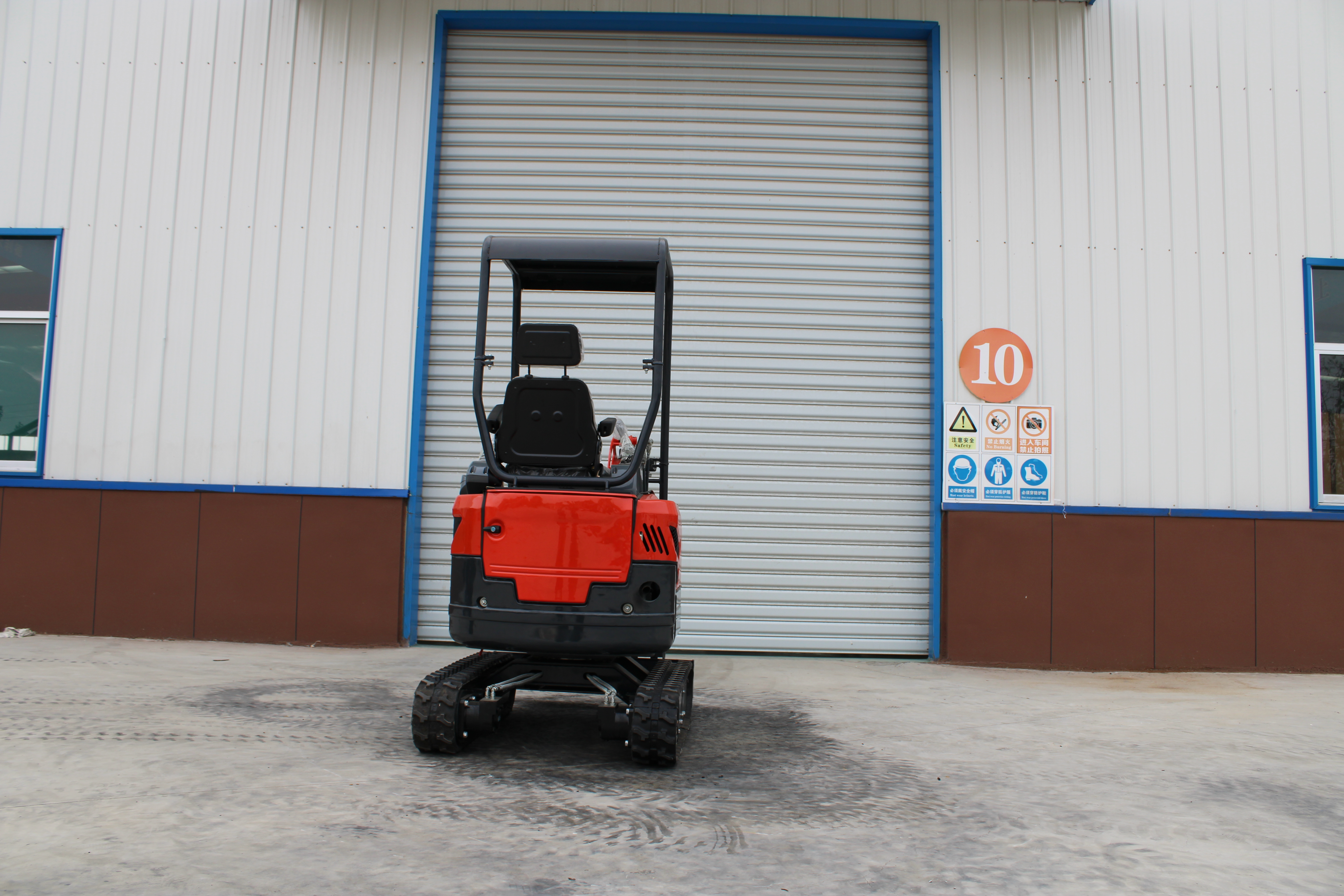 SL17JC-6 1.7 Ton Mini Crawler Excavator, Small Digger For Garden Renovation & Greenhouse Loosening, Mini Excavator For Construction Landscaping Export