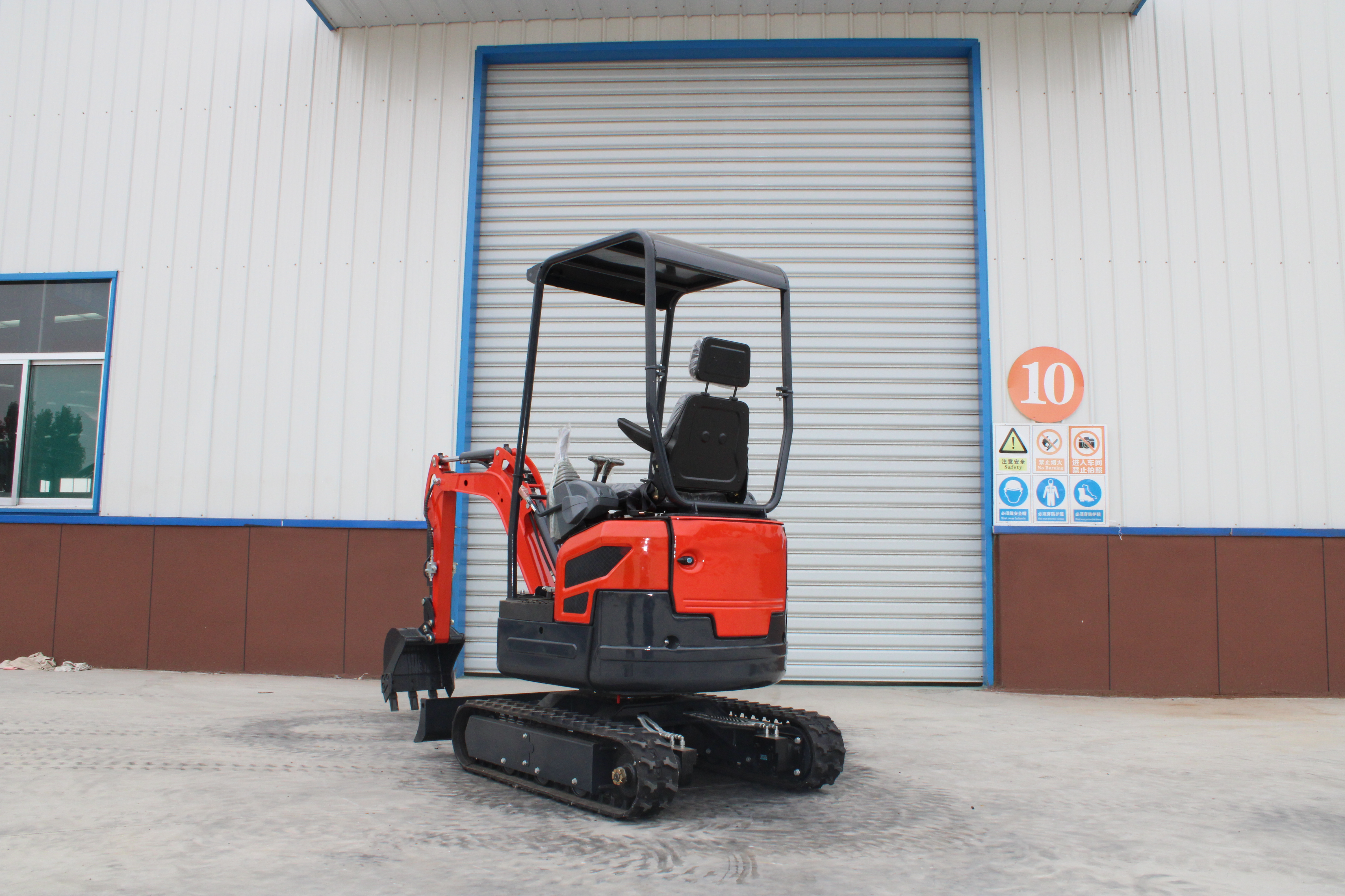 SL17JC-6 1.7 Ton Mini Crawler Excavator, Small Digger For Garden Renovation & Greenhouse Loosening, Mini Excavator For Construction Landscaping Export